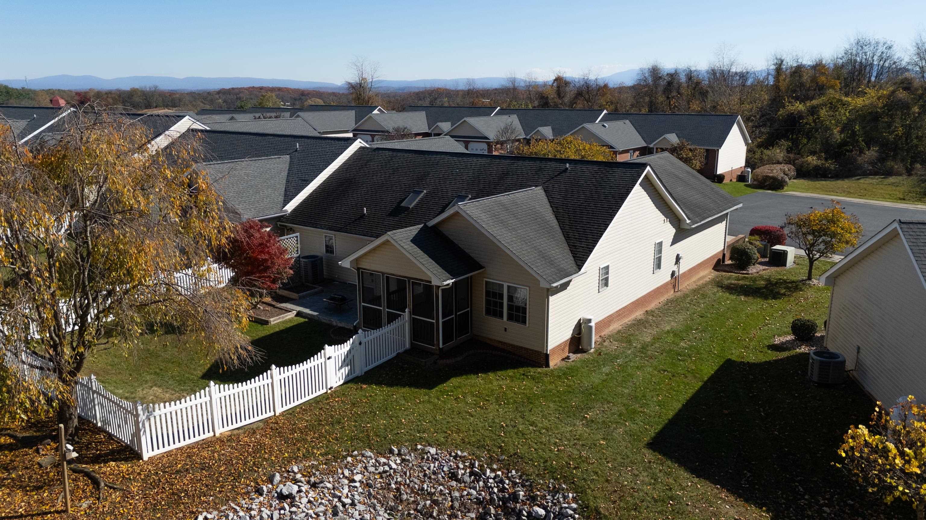 206 RED OAK DR, STAUNTON, Virginia 24401, 3 Bedrooms Bedrooms, ,2 BathroomsBathrooms,Residential,206 RED OAK DR,670739 MLS # 670739 206 RED OAK DR, STAUNTON, Virginia 24401, 3 Bedrooms Bedrooms, ,2 BathroomsBathrooms,Residential,206 RED OAK DR,670739 MLS # 670739