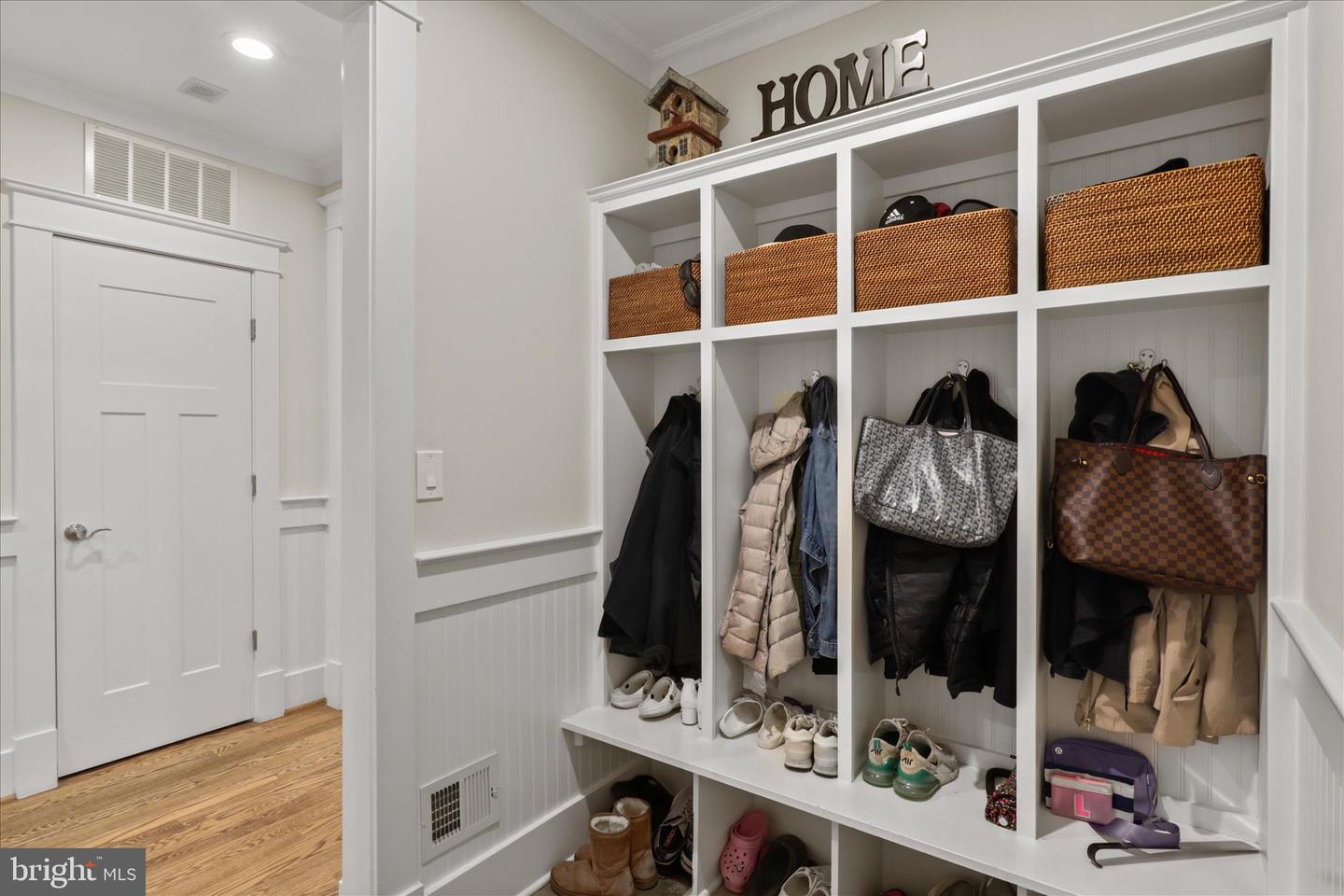 3601 27TH ST N, ARLINGTON, Virginia 22207, 5 Bedrooms Bedrooms, 20 Rooms Rooms,4 BathroomsBathrooms,Residential,For sale,3601 27TH ST N,VAAR2065238 MLS # VAAR2065238 3601 27TH ST N, ARLINGTON, Virginia 22207, 5 Bedrooms Bedrooms, 20 Rooms Rooms,4 BathroomsBathrooms,Residential,For sale,3601 27TH ST N,VAAR2065238 MLS # VAAR2065238