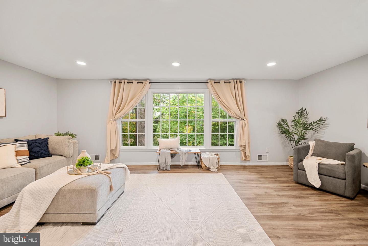 1404 MILBANK RD, WOODBRIDGE, Virginia 22191, 4 Bedrooms Bedrooms, ,3 BathroomsBathrooms,Residential,For sale,1404 MILBANK RD,VAPW2106596 MLS # VAPW2106596 1404 MILBANK RD, WOODBRIDGE, Virginia 22191, 4 Bedrooms Bedrooms, ,3 BathroomsBathrooms,Residential,For sale,1404 MILBANK RD,VAPW2106596 MLS # VAPW2106596