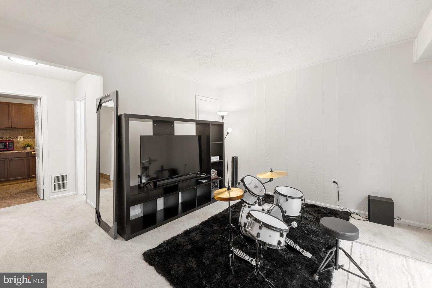 1404 MILBANK RD, WOODBRIDGE, Virginia 22191, 4 Bedrooms Bedrooms, ,3 BathroomsBathrooms,Residential,For sale,1404 MILBANK RD,VAPW2106596 MLS # VAPW2106596 1404 MILBANK RD, WOODBRIDGE, Virginia 22191, 4 Bedrooms Bedrooms, ,3 BathroomsBathrooms,Residential,For sale,1404 MILBANK RD,VAPW2106596 MLS # VAPW2106596