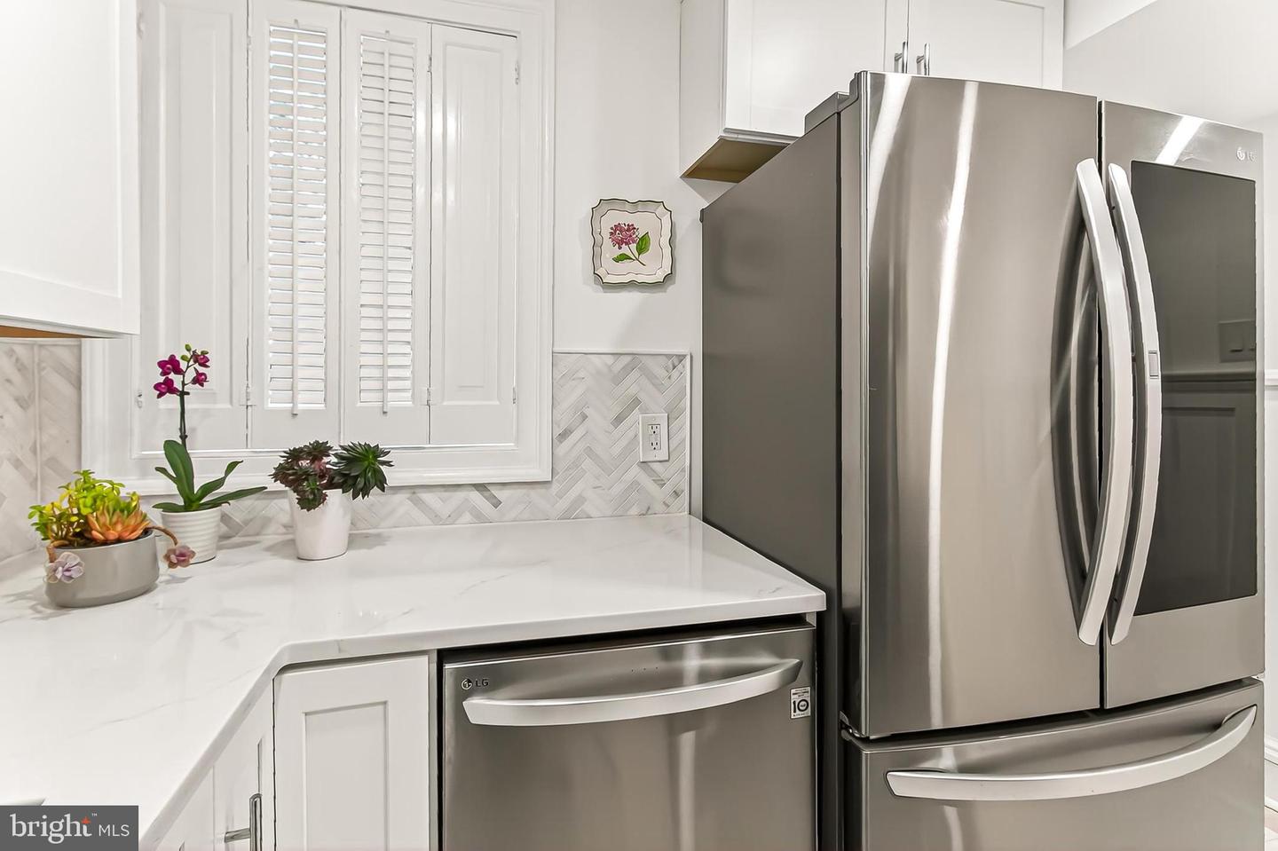 208 S LEE ST, ALEXANDRIA, Virginia 22314, 2 Bedrooms Bedrooms, ,1 BathroomBathrooms,Residential,For sale,208 S LEE ST,VAAX2051162 MLS # VAAX2051162