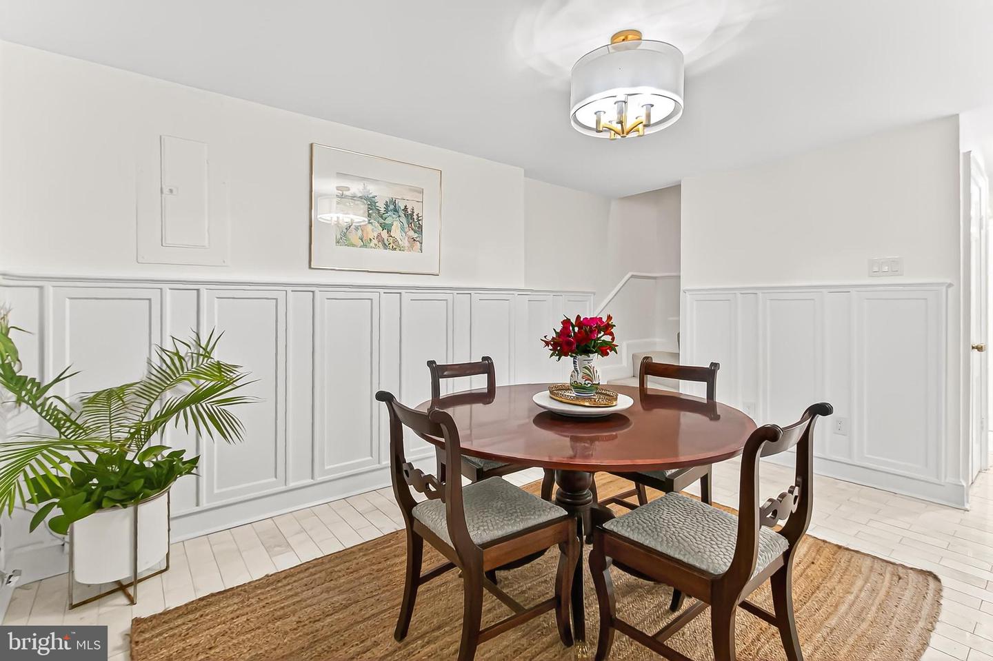 208 S LEE ST, ALEXANDRIA, Virginia 22314, 2 Bedrooms Bedrooms, ,1 BathroomBathrooms,Residential,For sale,208 S LEE ST,VAAX2051162 MLS # VAAX2051162