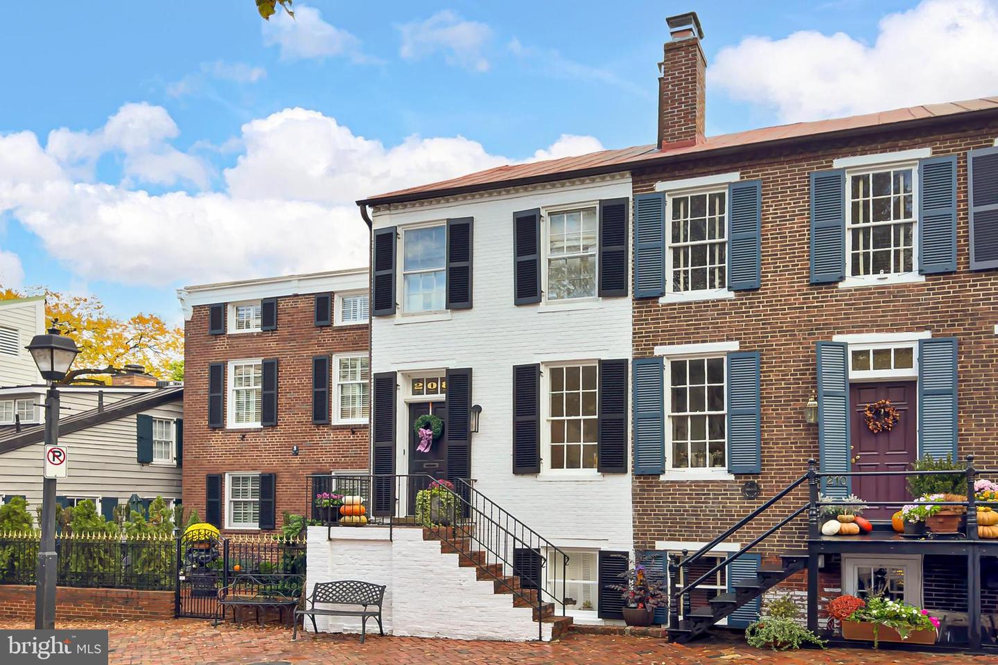 208 S LEE ST, ALEXANDRIA, Virginia 22314, 2 Bedrooms Bedrooms, ,1 BathroomBathrooms,Residential,For sale,208 S LEE ST,VAAX2051162 MLS # VAAX2051162