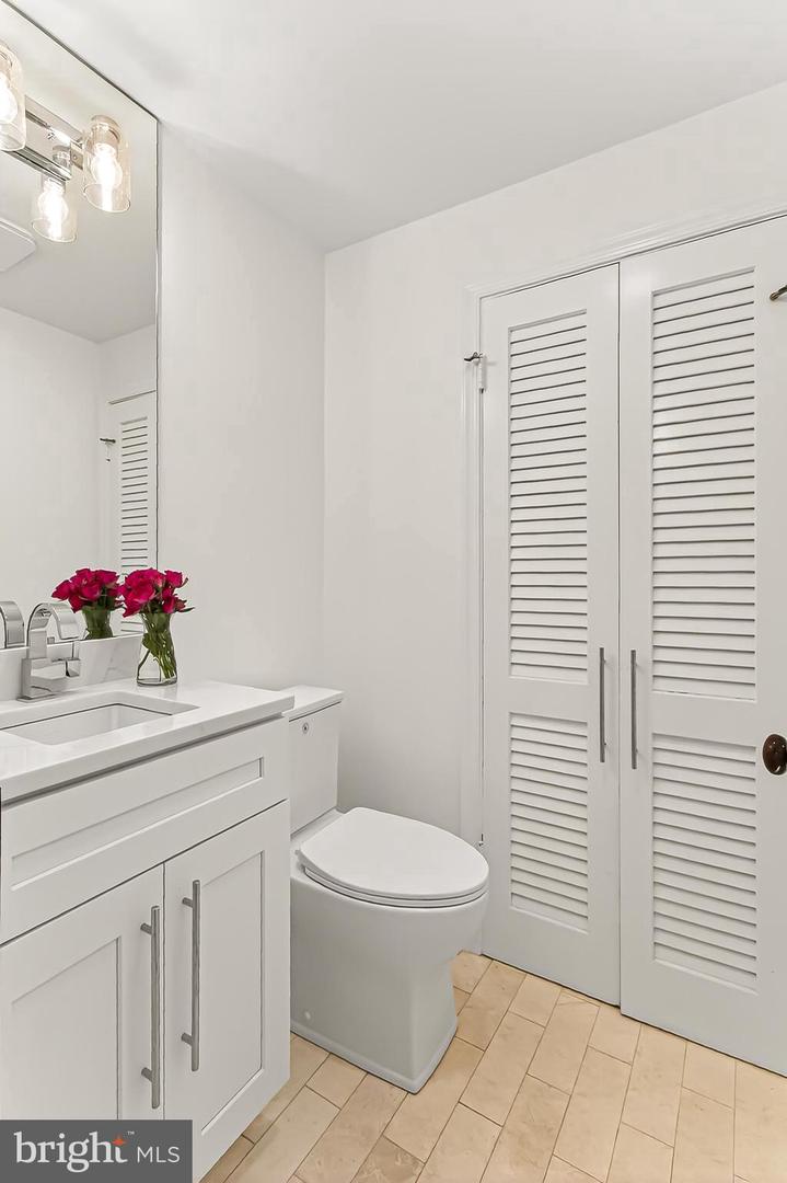 208 S LEE ST, ALEXANDRIA, Virginia 22314, 2 Bedrooms Bedrooms, ,1 BathroomBathrooms,Residential,For sale,208 S LEE ST,VAAX2051162 MLS # VAAX2051162