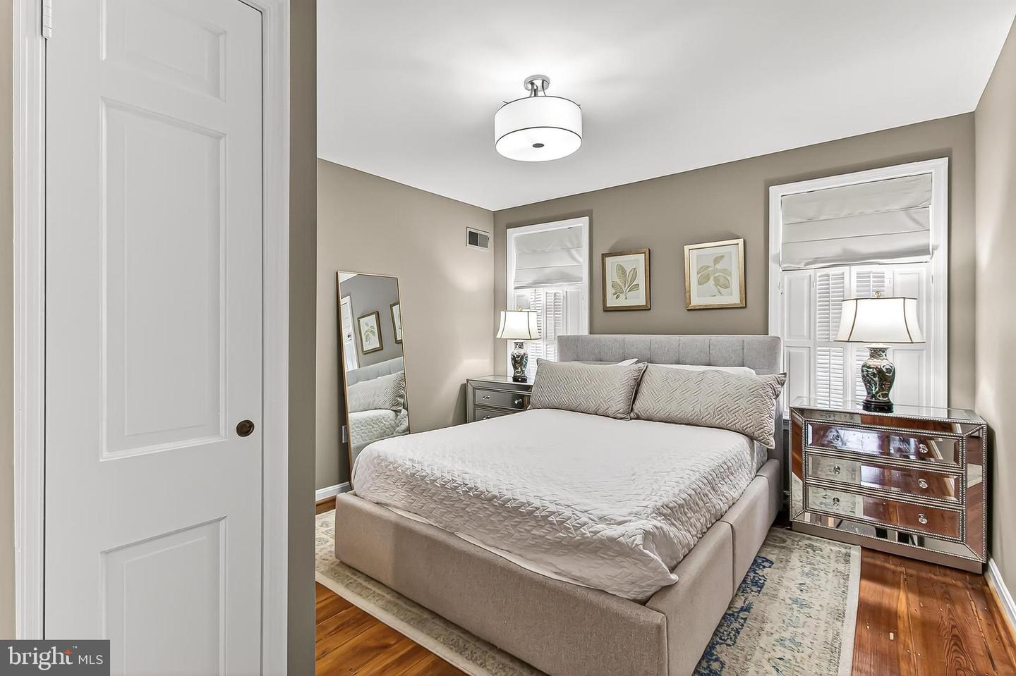 208 S LEE ST, ALEXANDRIA, Virginia 22314, 2 Bedrooms Bedrooms, ,1 BathroomBathrooms,Residential,For sale,208 S LEE ST,VAAX2051162 MLS # VAAX2051162