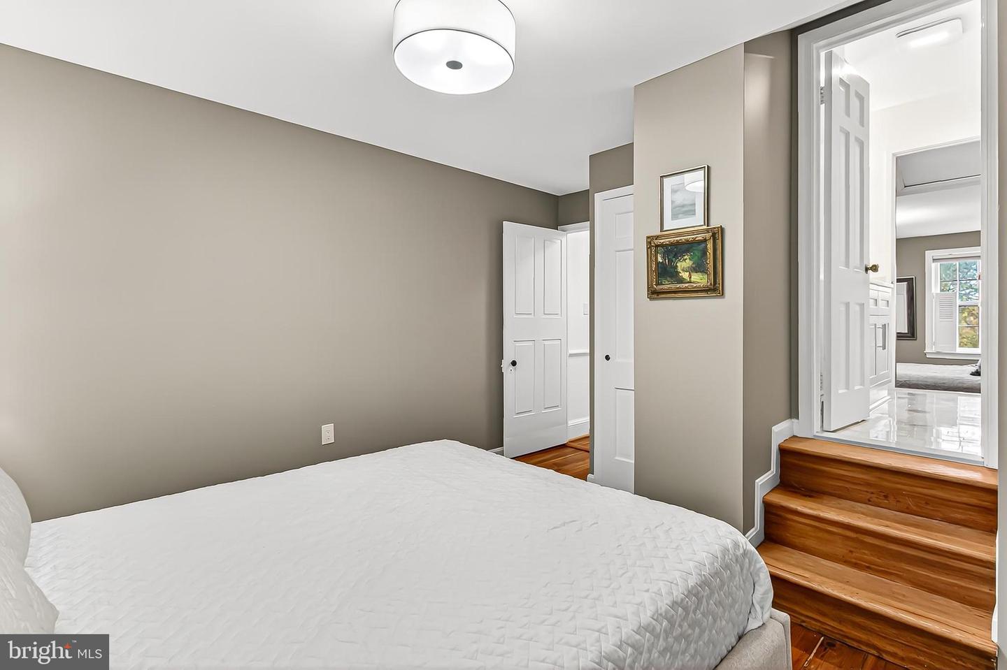 208 S LEE ST, ALEXANDRIA, Virginia 22314, 2 Bedrooms Bedrooms, ,1 BathroomBathrooms,Residential,For sale,208 S LEE ST,VAAX2051162 MLS # VAAX2051162