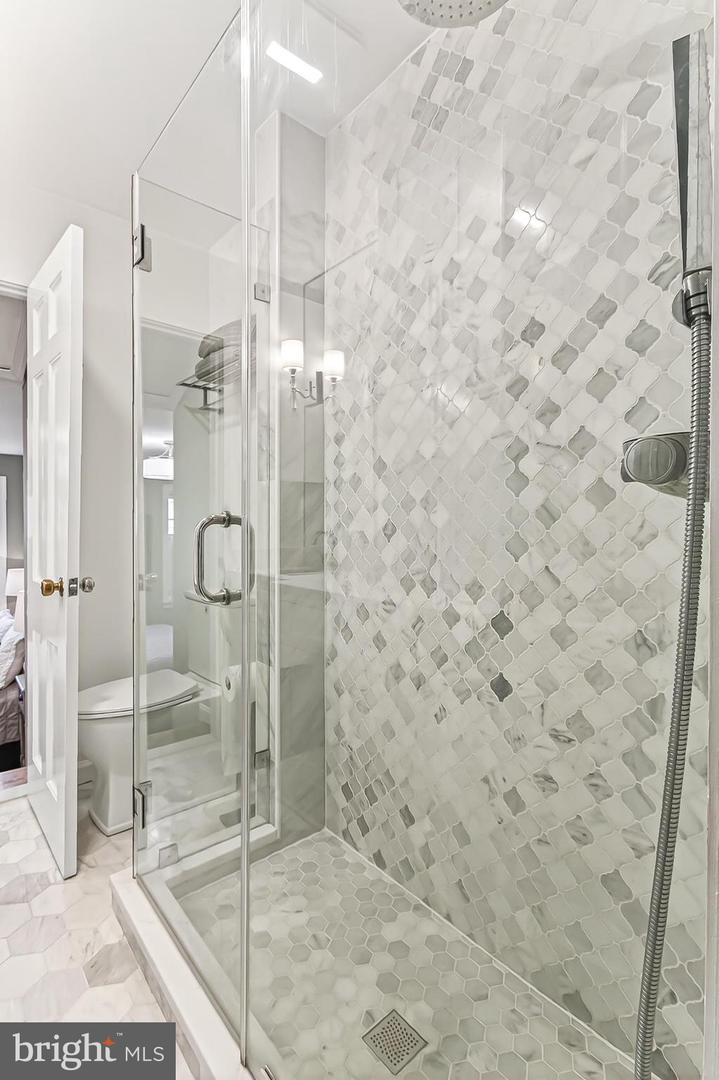 208 S LEE ST, ALEXANDRIA, Virginia 22314, 2 Bedrooms Bedrooms, ,1 BathroomBathrooms,Residential,For sale,208 S LEE ST,VAAX2051162 MLS # VAAX2051162