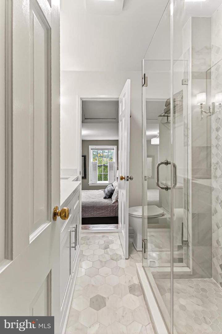 208 S LEE ST, ALEXANDRIA, Virginia 22314, 2 Bedrooms Bedrooms, ,1 BathroomBathrooms,Residential,For sale,208 S LEE ST,VAAX2051162 MLS # VAAX2051162