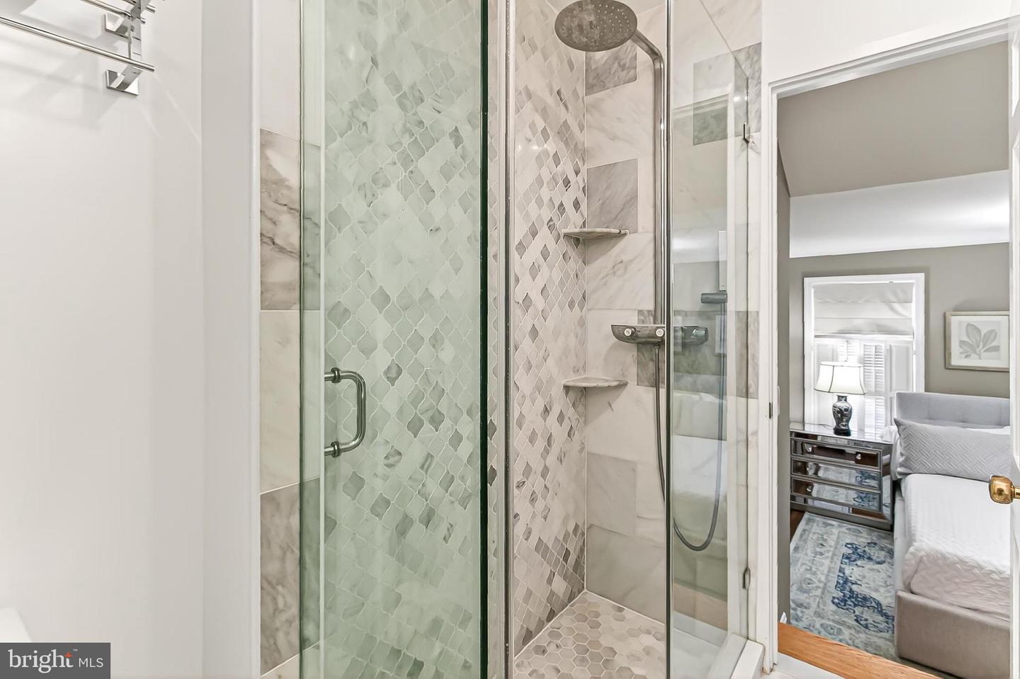 208 S LEE ST, ALEXANDRIA, Virginia 22314, 2 Bedrooms Bedrooms, ,1 BathroomBathrooms,Residential,For sale,208 S LEE ST,VAAX2051162 MLS # VAAX2051162