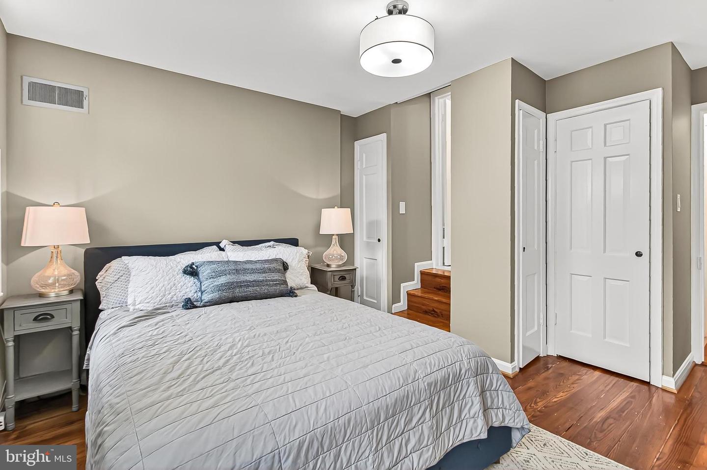 208 S LEE ST, ALEXANDRIA, Virginia 22314, 2 Bedrooms Bedrooms, ,1 BathroomBathrooms,Residential,For sale,208 S LEE ST,VAAX2051162 MLS # VAAX2051162