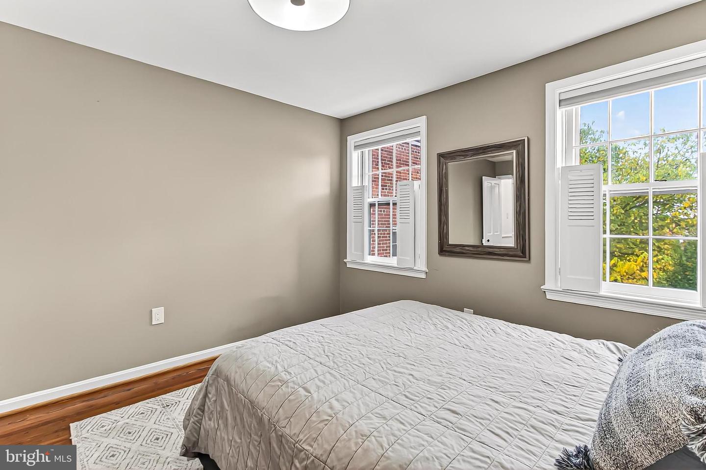 208 S LEE ST, ALEXANDRIA, Virginia 22314, 2 Bedrooms Bedrooms, ,1 BathroomBathrooms,Residential,For sale,208 S LEE ST,VAAX2051162 MLS # VAAX2051162