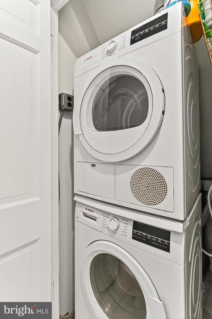 208 S LEE ST, ALEXANDRIA, Virginia 22314, 2 Bedrooms Bedrooms, ,1 BathroomBathrooms,Residential,For sale,208 S LEE ST,VAAX2051162 MLS # VAAX2051162