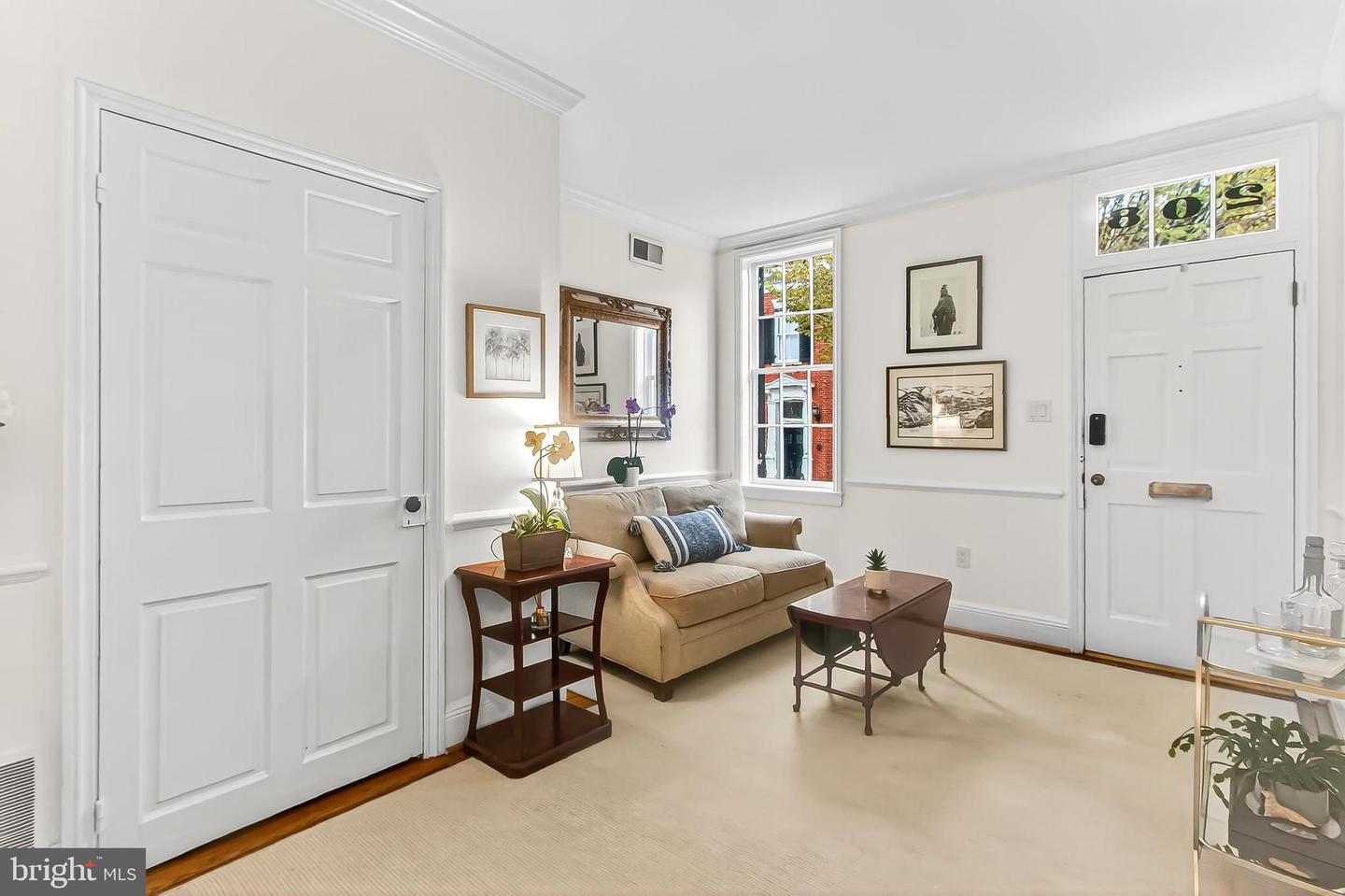 208 S LEE ST, ALEXANDRIA, Virginia 22314, 2 Bedrooms Bedrooms, ,1 BathroomBathrooms,Residential,For sale,208 S LEE ST,VAAX2051162 MLS # VAAX2051162