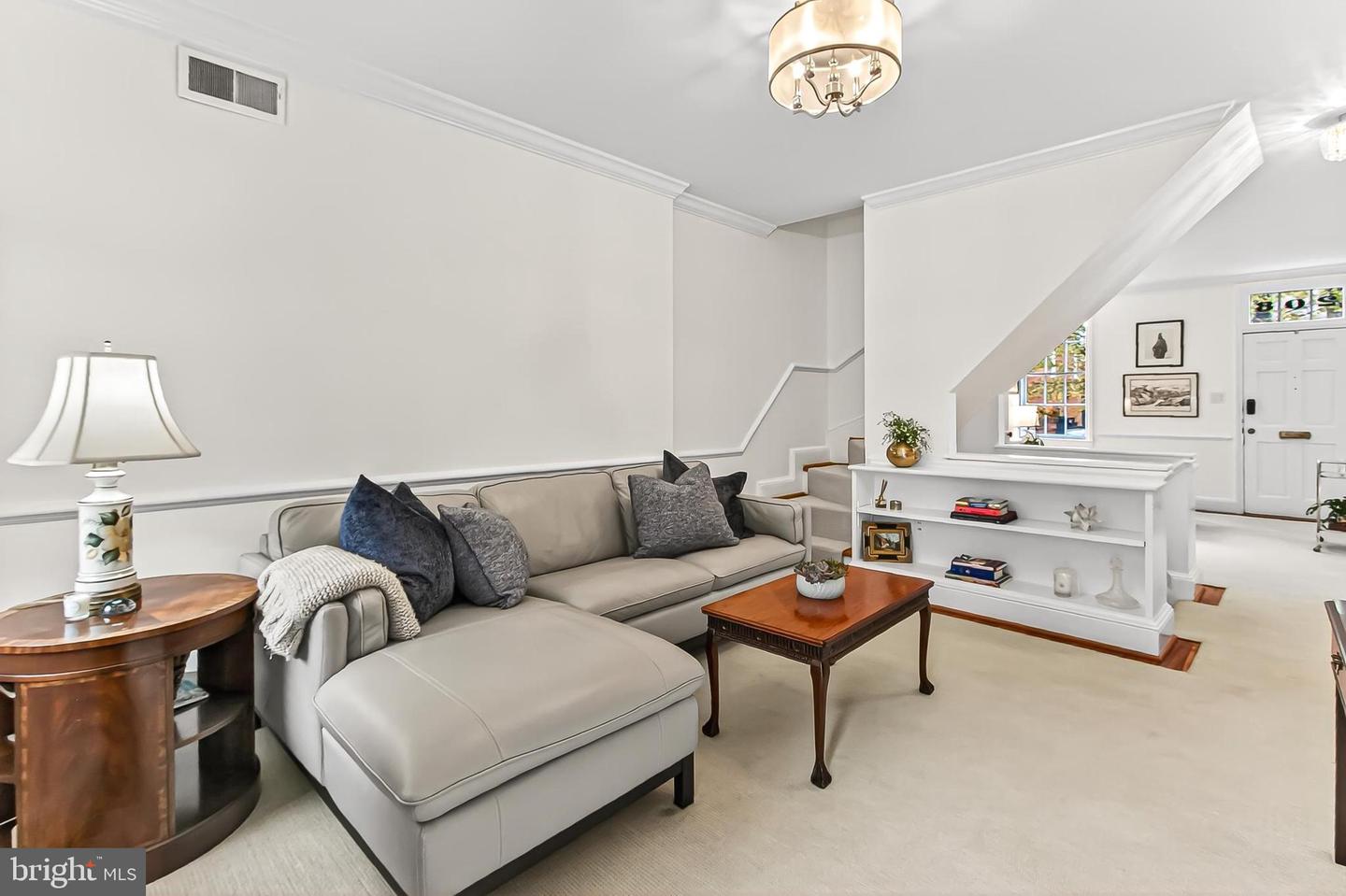 208 S LEE ST, ALEXANDRIA, Virginia 22314, 2 Bedrooms Bedrooms, ,1 BathroomBathrooms,Residential,For sale,208 S LEE ST,VAAX2051162 MLS # VAAX2051162