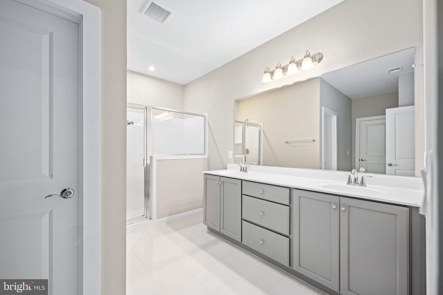 8761 SOUTHERN OAKS PL, LORTON, Virginia 22079, 6 Bedrooms Bedrooms, ,5 BathroomsBathrooms,Residential,For sale,8761 SOUTHERN OAKS PL,VAFX2276532 MLS # VAFX2276532 8761 SOUTHERN OAKS PL, LORTON, Virginia 22079, 6 Bedrooms Bedrooms, ,5 BathroomsBathrooms,Residential,For sale,8761 SOUTHERN OAKS PL,VAFX2276532 MLS # VAFX2276532