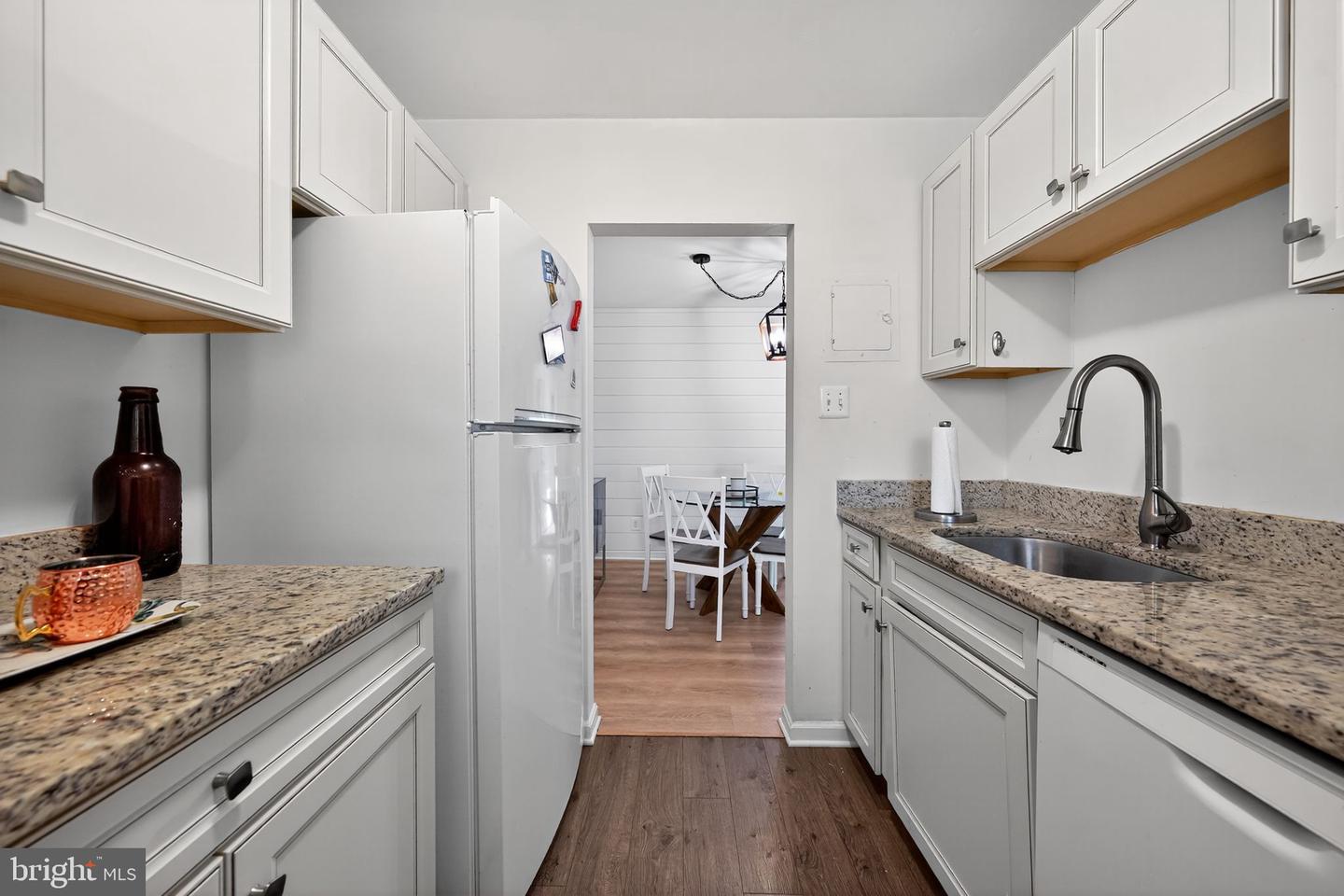 2821 KALMIA LEE CT #302, FALLS CHURCH, Virginia 22042, 1 Bedroom Bedrooms, ,1 BathroomBathrooms,Residential,For sale,2821 KALMIA LEE CT #302,VAFX2276788 MLS # VAFX2276788 2821 KALMIA LEE CT #302, FALLS CHURCH, Virginia 22042, 1 Bedroom Bedrooms, ,1 BathroomBathrooms,Residential,For sale,2821 KALMIA LEE CT #302,VAFX2276788 MLS # VAFX2276788