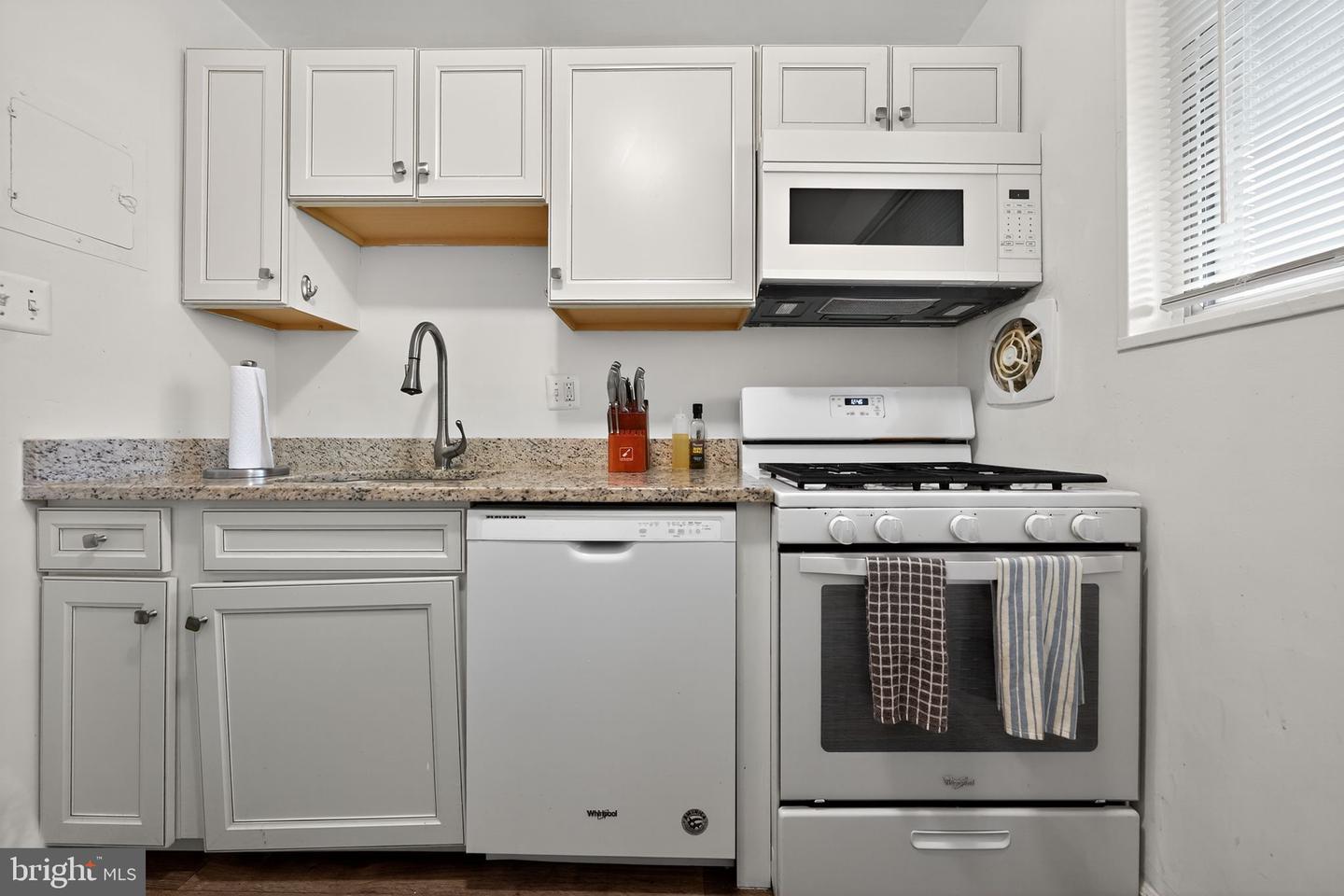 2821 KALMIA LEE CT #302, FALLS CHURCH, Virginia 22042, 1 Bedroom Bedrooms, ,1 BathroomBathrooms,Residential,For sale,2821 KALMIA LEE CT #302,VAFX2276788 MLS # VAFX2276788 2821 KALMIA LEE CT #302, FALLS CHURCH, Virginia 22042, 1 Bedroom Bedrooms, ,1 BathroomBathrooms,Residential,For sale,2821 KALMIA LEE CT #302,VAFX2276788 MLS # VAFX2276788