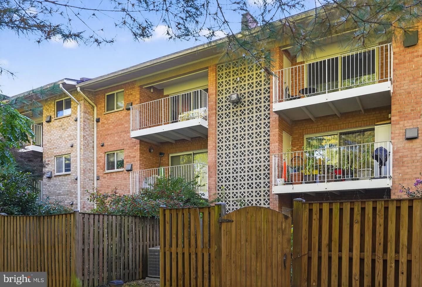 2821 KALMIA LEE CT #302, FALLS CHURCH, Virginia 22042, 1 Bedroom Bedrooms, ,1 BathroomBathrooms,Residential,For sale,2821 KALMIA LEE CT #302,VAFX2276788 MLS # VAFX2276788 2821 KALMIA LEE CT #302, FALLS CHURCH, Virginia 22042, 1 Bedroom Bedrooms, ,1 BathroomBathrooms,Residential,For sale,2821 KALMIA LEE CT #302,VAFX2276788 MLS # VAFX2276788