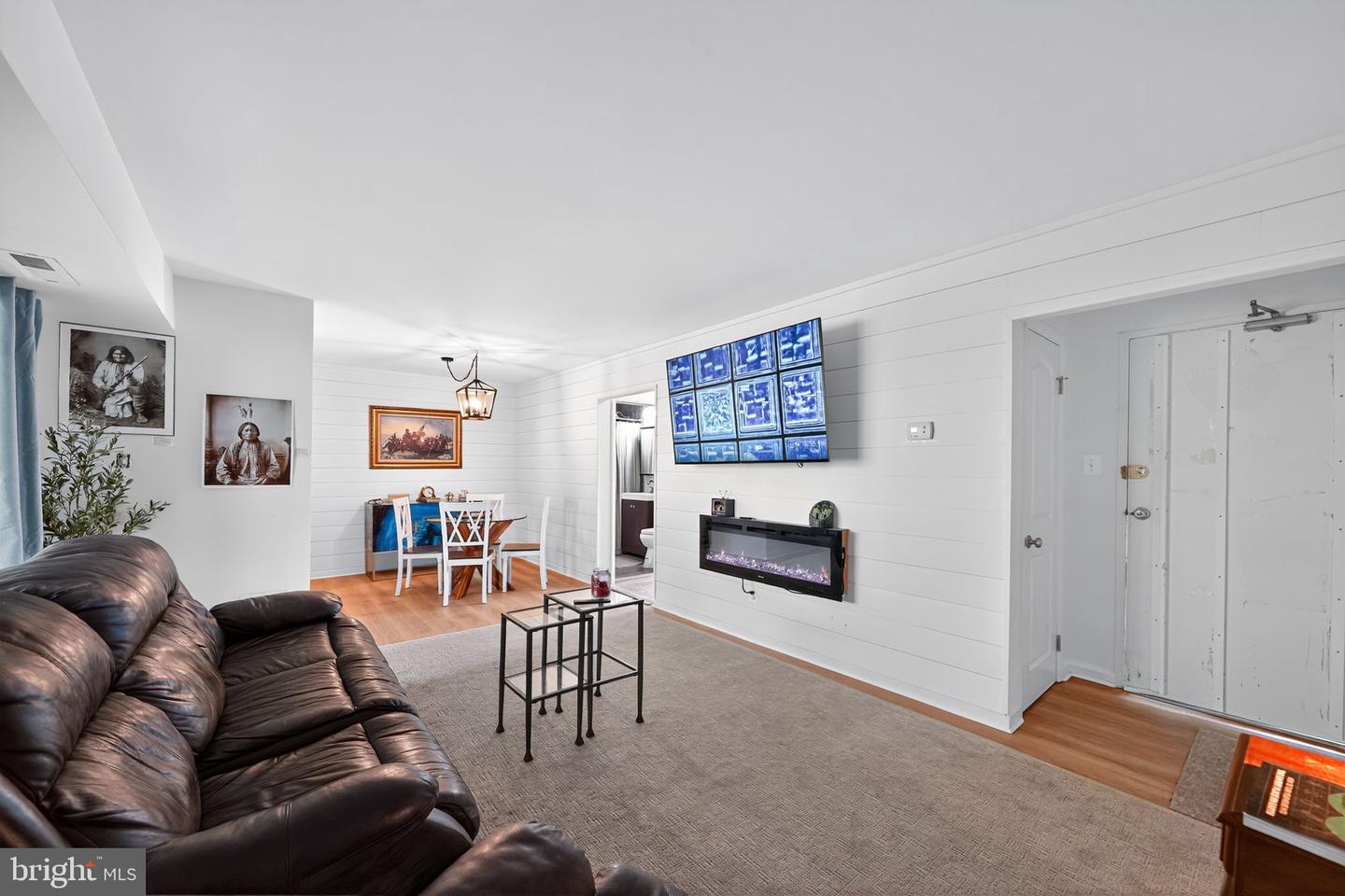 2821 KALMIA LEE CT #302, FALLS CHURCH, Virginia 22042, 1 Bedroom Bedrooms, ,1 BathroomBathrooms,Residential,For sale,2821 KALMIA LEE CT #302,VAFX2276788 MLS # VAFX2276788 2821 KALMIA LEE CT #302, FALLS CHURCH, Virginia 22042, 1 Bedroom Bedrooms, ,1 BathroomBathrooms,Residential,For sale,2821 KALMIA LEE CT #302,VAFX2276788 MLS # VAFX2276788