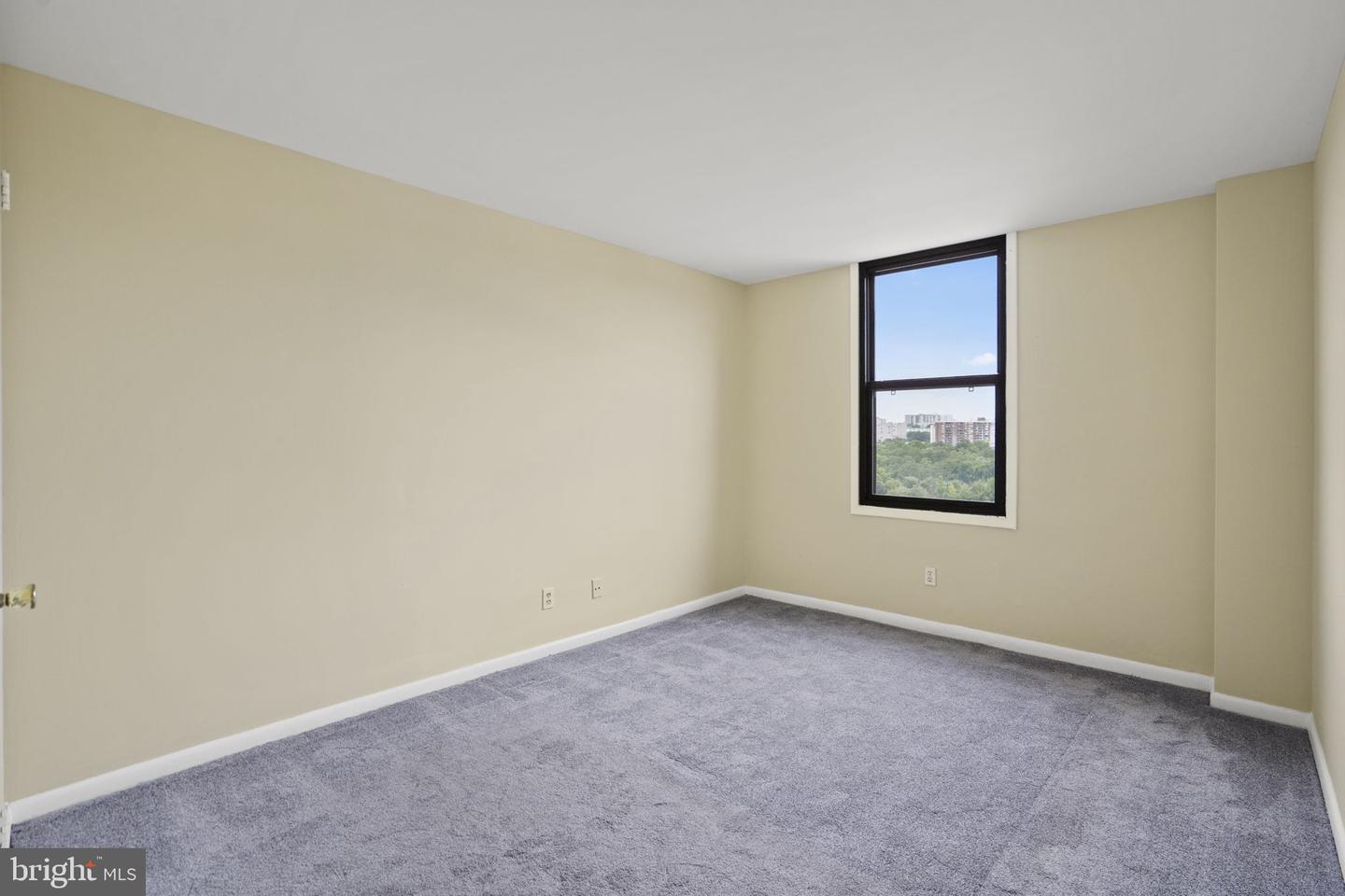 4600 DUKE ST #1231, ALEXANDRIA, Virginia 22304, 3 Bedrooms Bedrooms, ,2 BathroomsBathrooms,Residential,For sale,4600 DUKE ST #1231,VAAX2051474 MLS # VAAX2051474 4600 DUKE ST #1231, ALEXANDRIA, Virginia 22304, 3 Bedrooms Bedrooms, ,2 BathroomsBathrooms,Residential,For sale,4600 DUKE ST #1231,VAAX2051474 MLS # VAAX2051474