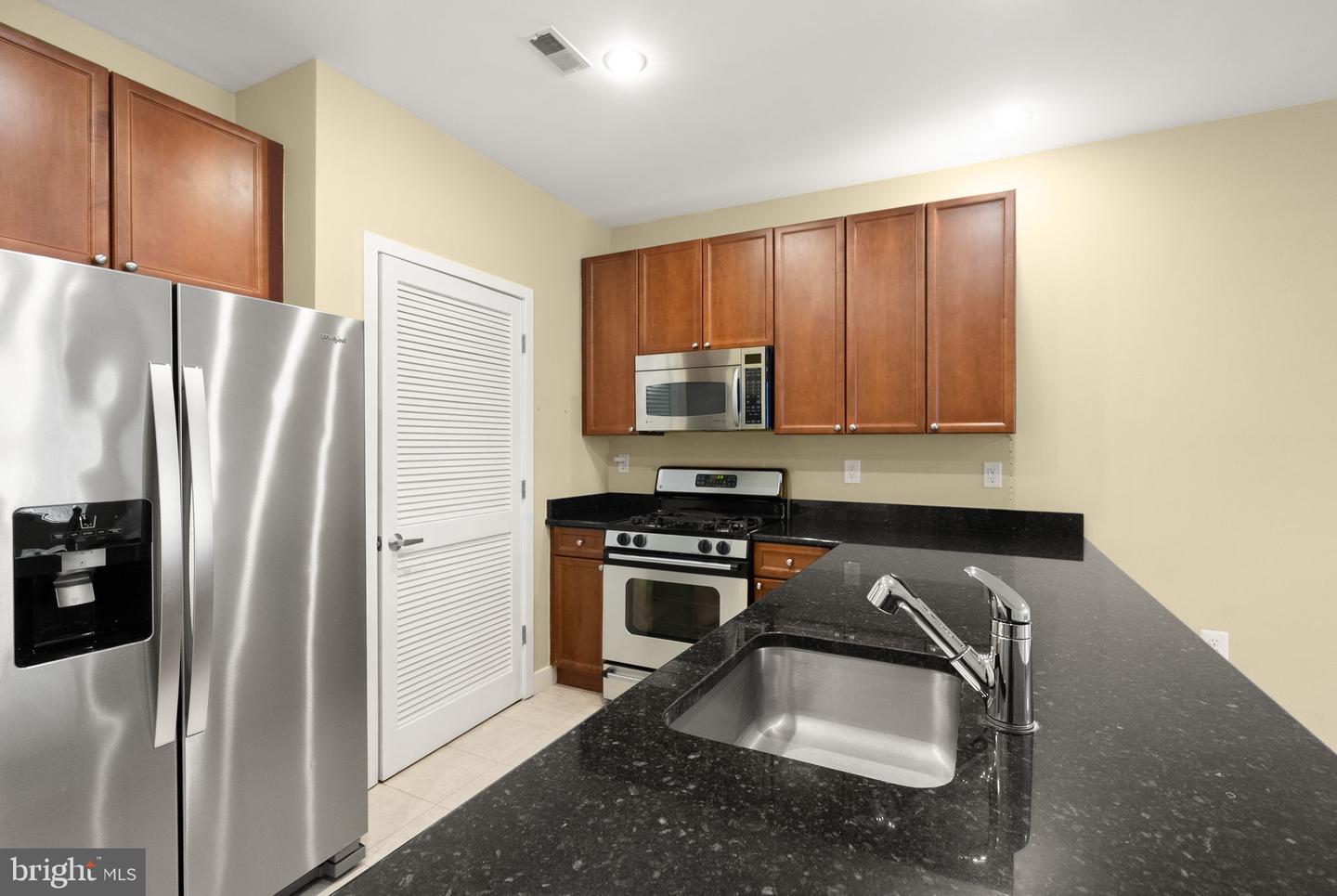 181 E REED AVE #206, ALEXANDRIA, Virginia 22305, 1 Bedroom Bedrooms, ,1 BathroomBathrooms,Residential,For sale,181 E REED AVE #206,VAAX2051482 MLS # VAAX2051482 181 E REED AVE #206, ALEXANDRIA, Virginia 22305, 1 Bedroom Bedrooms, ,1 BathroomBathrooms,Residential,For sale,181 E REED AVE #206,VAAX2051482 MLS # VAAX2051482