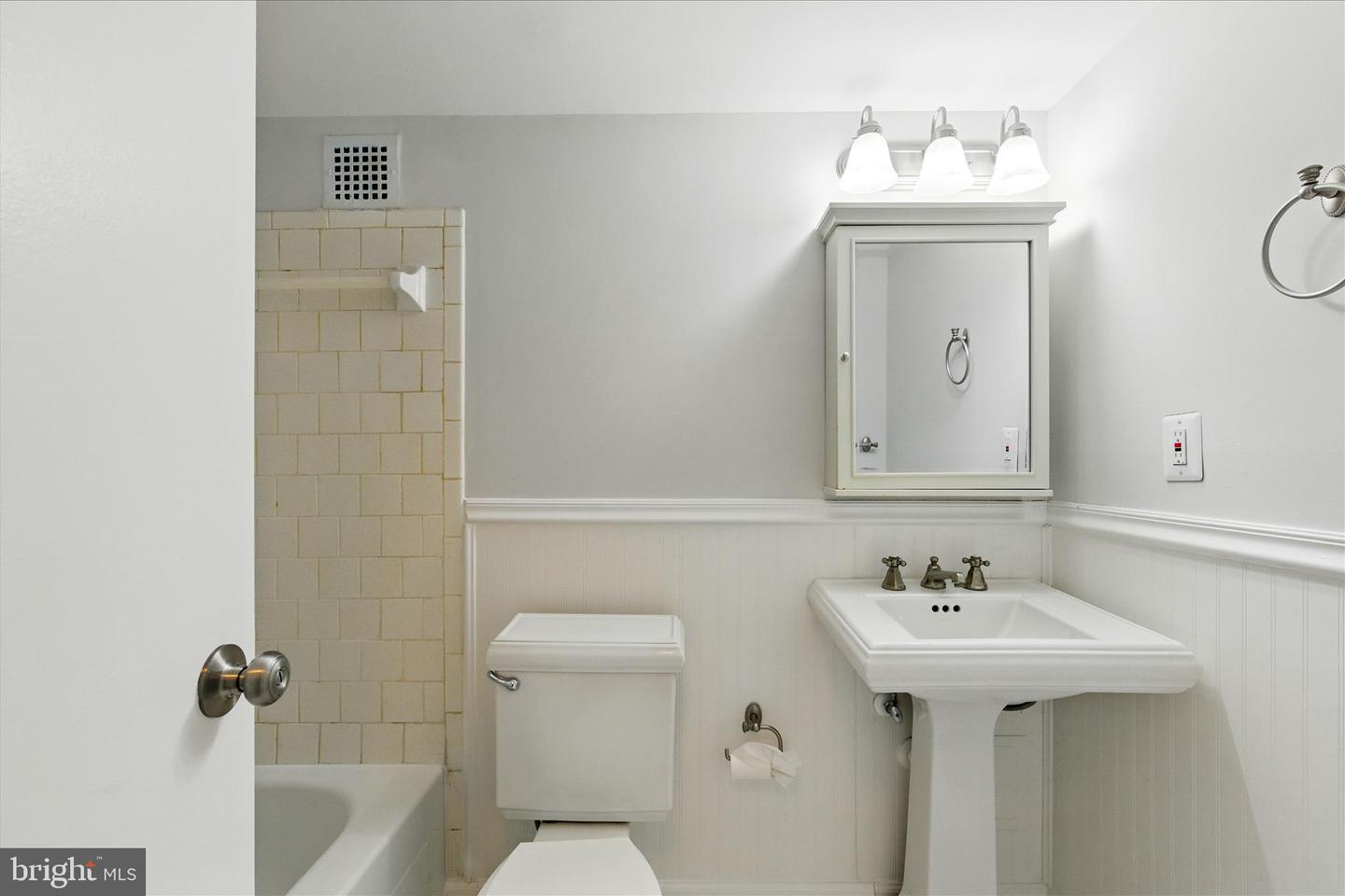 1225 MARTHA CUSTIS DR #919, ALEXANDRIA, Virginia 22302, 3 Bedrooms Bedrooms, ,2 BathroomsBathrooms,Residential,For sale,1225 MARTHA CUSTIS DR #919,VAAX2051490 MLS # VAAX2051490 1225 MARTHA CUSTIS DR #919, ALEXANDRIA, Virginia 22302, 3 Bedrooms Bedrooms, ,2 BathroomsBathrooms,Residential,For sale,1225 MARTHA CUSTIS DR #919,VAAX2051490 MLS # VAAX2051490