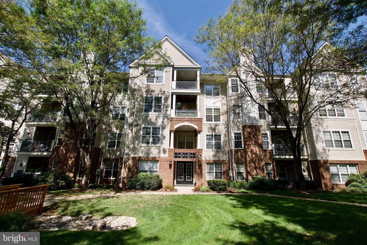 3003 NICOSH CIR #3106, FALLS CHURCH, Virginia 22042, 1 Bedroom Bedrooms, ,1 BathroomBathrooms,Residential,For sale,3003 NICOSH CIR #3106,VAFX2277618 MLS # VAFX2277618 3003 NICOSH CIR #3106, FALLS CHURCH, Virginia 22042, 1 Bedroom Bedrooms, ,1 BathroomBathrooms,Residential,For sale,3003 NICOSH CIR #3106,VAFX2277618 MLS # VAFX2277618