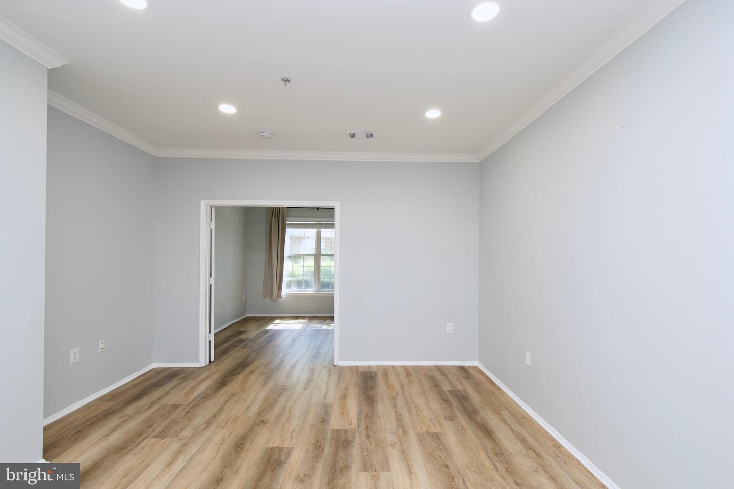 3003 NICOSH CIR #3106, FALLS CHURCH, Virginia 22042, 1 Bedroom Bedrooms, ,1 BathroomBathrooms,Residential,For sale,3003 NICOSH CIR #3106,VAFX2277618 MLS # VAFX2277618 3003 NICOSH CIR #3106, FALLS CHURCH, Virginia 22042, 1 Bedroom Bedrooms, ,1 BathroomBathrooms,Residential,For sale,3003 NICOSH CIR #3106,VAFX2277618 MLS # VAFX2277618