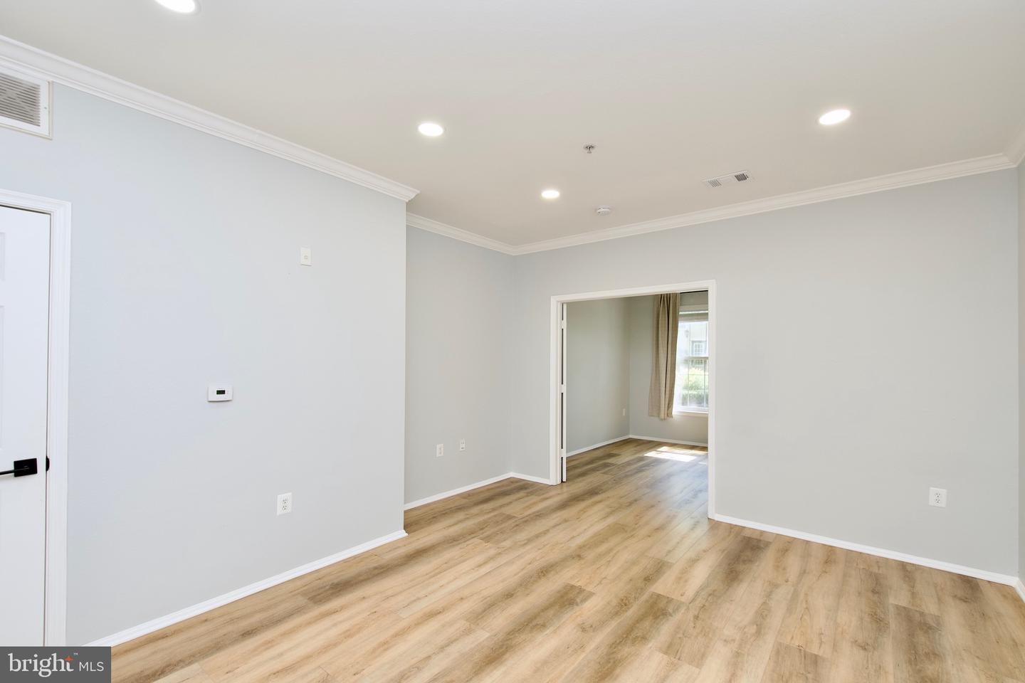 3003 NICOSH CIR #3106, FALLS CHURCH, Virginia 22042, 1 Bedroom Bedrooms, ,1 BathroomBathrooms,Residential,For sale,3003 NICOSH CIR #3106,VAFX2277618 MLS # VAFX2277618 3003 NICOSH CIR #3106, FALLS CHURCH, Virginia 22042, 1 Bedroom Bedrooms, ,1 BathroomBathrooms,Residential,For sale,3003 NICOSH CIR #3106,VAFX2277618 MLS # VAFX2277618