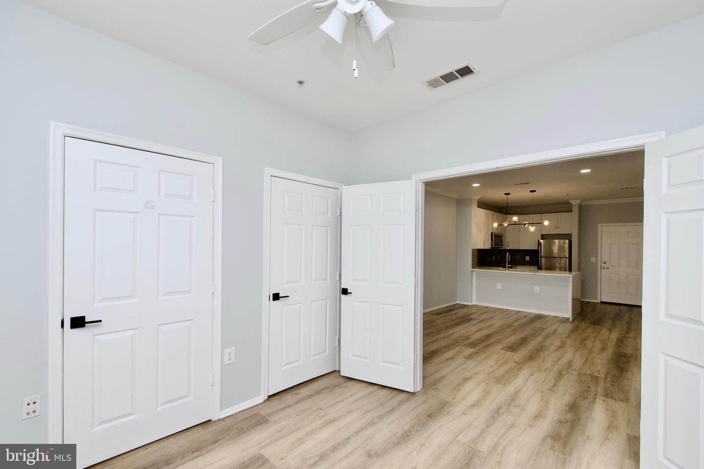 3003 NICOSH CIR #3106, FALLS CHURCH, Virginia 22042, 1 Bedroom Bedrooms, ,1 BathroomBathrooms,Residential,For sale,3003 NICOSH CIR #3106,VAFX2277618 MLS # VAFX2277618 3003 NICOSH CIR #3106, FALLS CHURCH, Virginia 22042, 1 Bedroom Bedrooms, ,1 BathroomBathrooms,Residential,For sale,3003 NICOSH CIR #3106,VAFX2277618 MLS # VAFX2277618