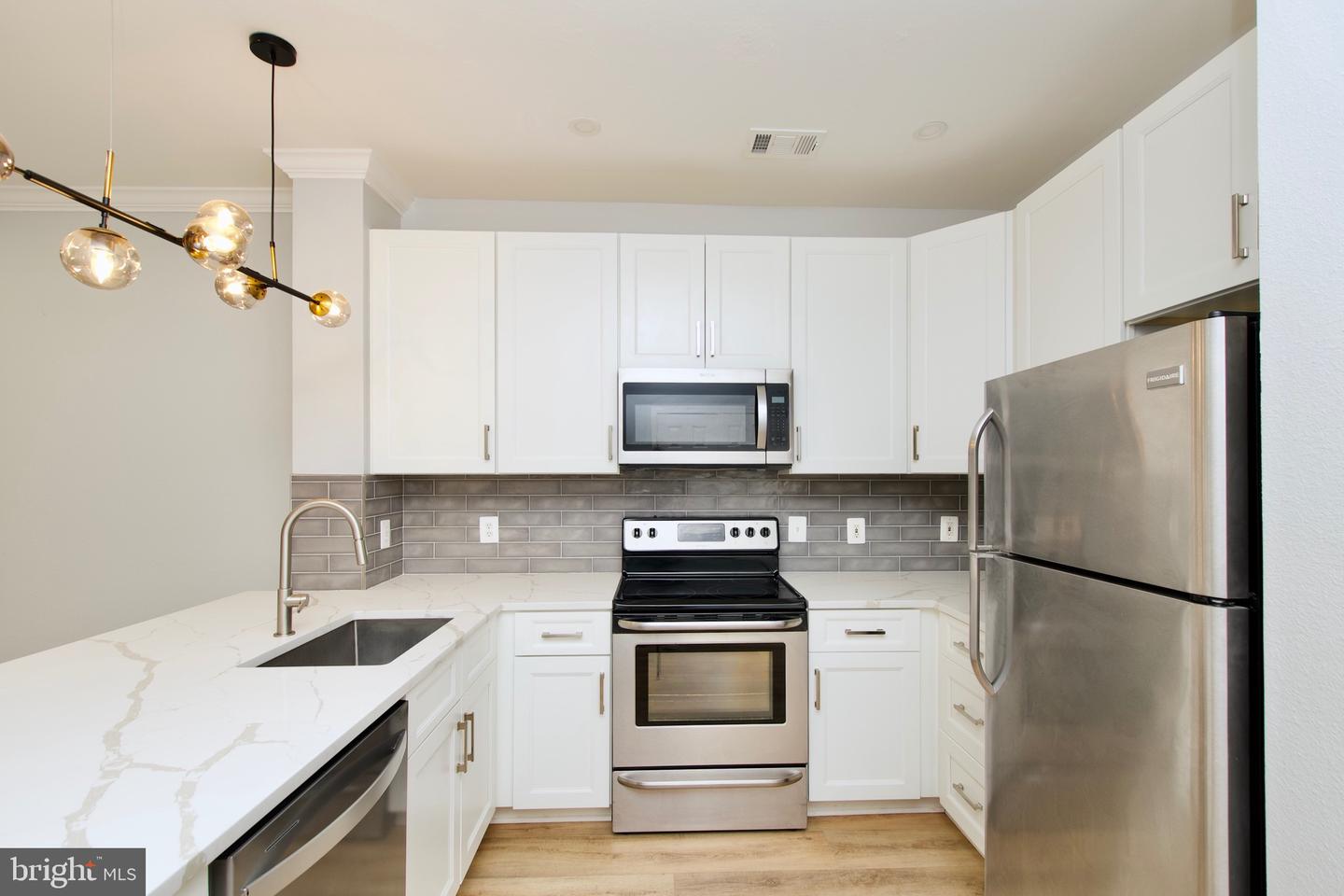 3003 NICOSH CIR #3106, FALLS CHURCH, Virginia 22042, 1 Bedroom Bedrooms, ,1 BathroomBathrooms,Residential,For sale,3003 NICOSH CIR #3106,VAFX2277618 MLS # VAFX2277618 3003 NICOSH CIR #3106, FALLS CHURCH, Virginia 22042, 1 Bedroom Bedrooms, ,1 BathroomBathrooms,Residential,For sale,3003 NICOSH CIR #3106,VAFX2277618 MLS # VAFX2277618