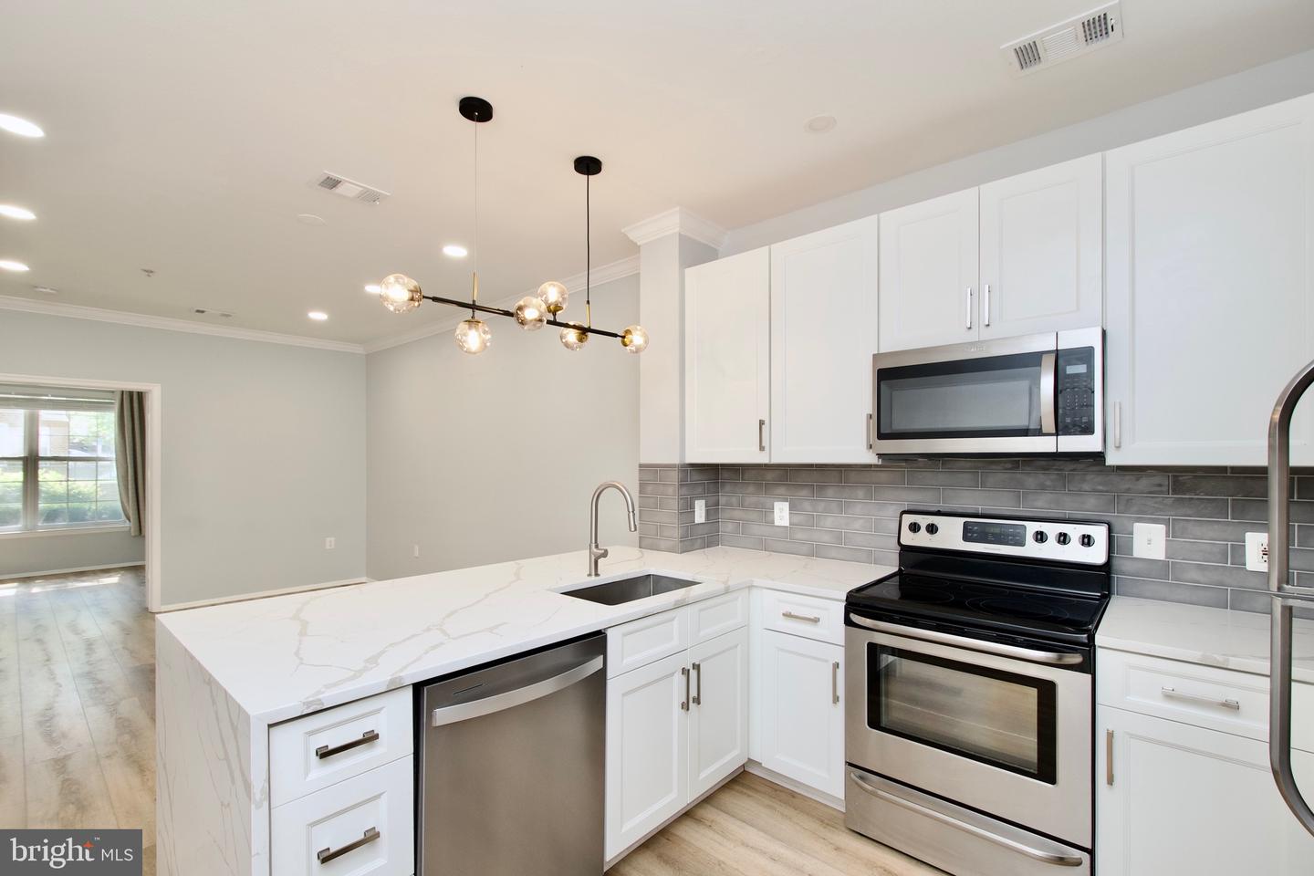 3003 NICOSH CIR #3106, FALLS CHURCH, Virginia 22042, 1 Bedroom Bedrooms, ,1 BathroomBathrooms,Residential,For sale,3003 NICOSH CIR #3106,VAFX2277618 MLS # VAFX2277618 3003 NICOSH CIR #3106, FALLS CHURCH, Virginia 22042, 1 Bedroom Bedrooms, ,1 BathroomBathrooms,Residential,For sale,3003 NICOSH CIR #3106,VAFX2277618 MLS # VAFX2277618