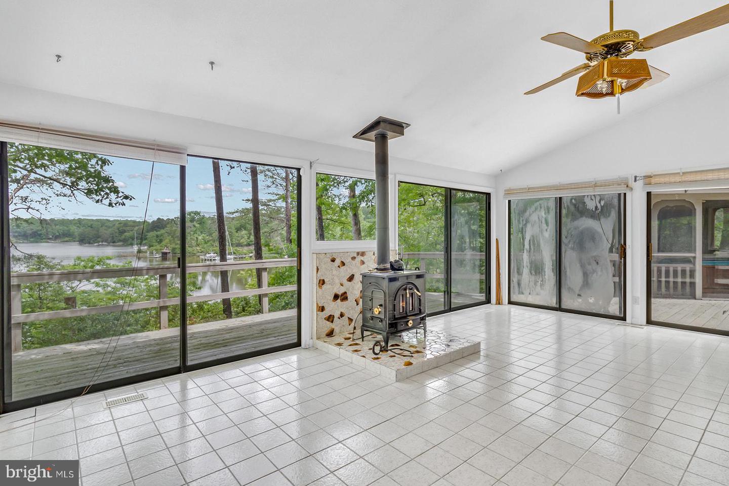 109 KINGFISHER CIRCLE, WEEMS, Virginia 22576, 3 Bedrooms Bedrooms, ,2 BathroomsBathrooms,Residential,For sale,109 KINGFISHER CIRCLE,VALV2000804 MLS # VALV2000804 109 KINGFISHER CIRCLE, WEEMS, Virginia 22576, 3 Bedrooms Bedrooms, ,2 BathroomsBathrooms,Residential,For sale,109 KINGFISHER CIRCLE,VALV2000804 MLS # VALV2000804