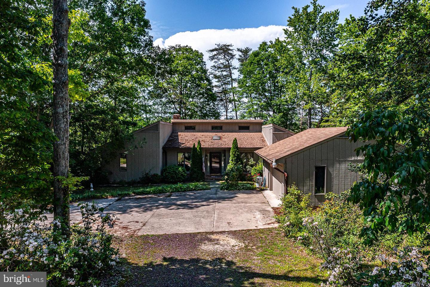 109 KINGFISHER CIRCLE, WEEMS, Virginia 22576, 3 Bedrooms Bedrooms, ,2 BathroomsBathrooms,Residential,For sale,109 KINGFISHER CIRCLE,VALV2000804 MLS # VALV2000804 109 KINGFISHER CIRCLE, WEEMS, Virginia 22576, 3 Bedrooms Bedrooms, ,2 BathroomsBathrooms,Residential,For sale,109 KINGFISHER CIRCLE,VALV2000804 MLS # VALV2000804