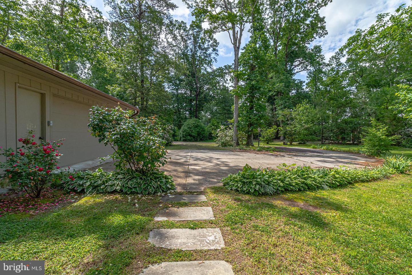 109 KINGFISHER CIRCLE, WEEMS, Virginia 22576, 3 Bedrooms Bedrooms, ,2 BathroomsBathrooms,Residential,For sale,109 KINGFISHER CIRCLE,VALV2000804 MLS # VALV2000804 109 KINGFISHER CIRCLE, WEEMS, Virginia 22576, 3 Bedrooms Bedrooms, ,2 BathroomsBathrooms,Residential,For sale,109 KINGFISHER CIRCLE,VALV2000804 MLS # VALV2000804