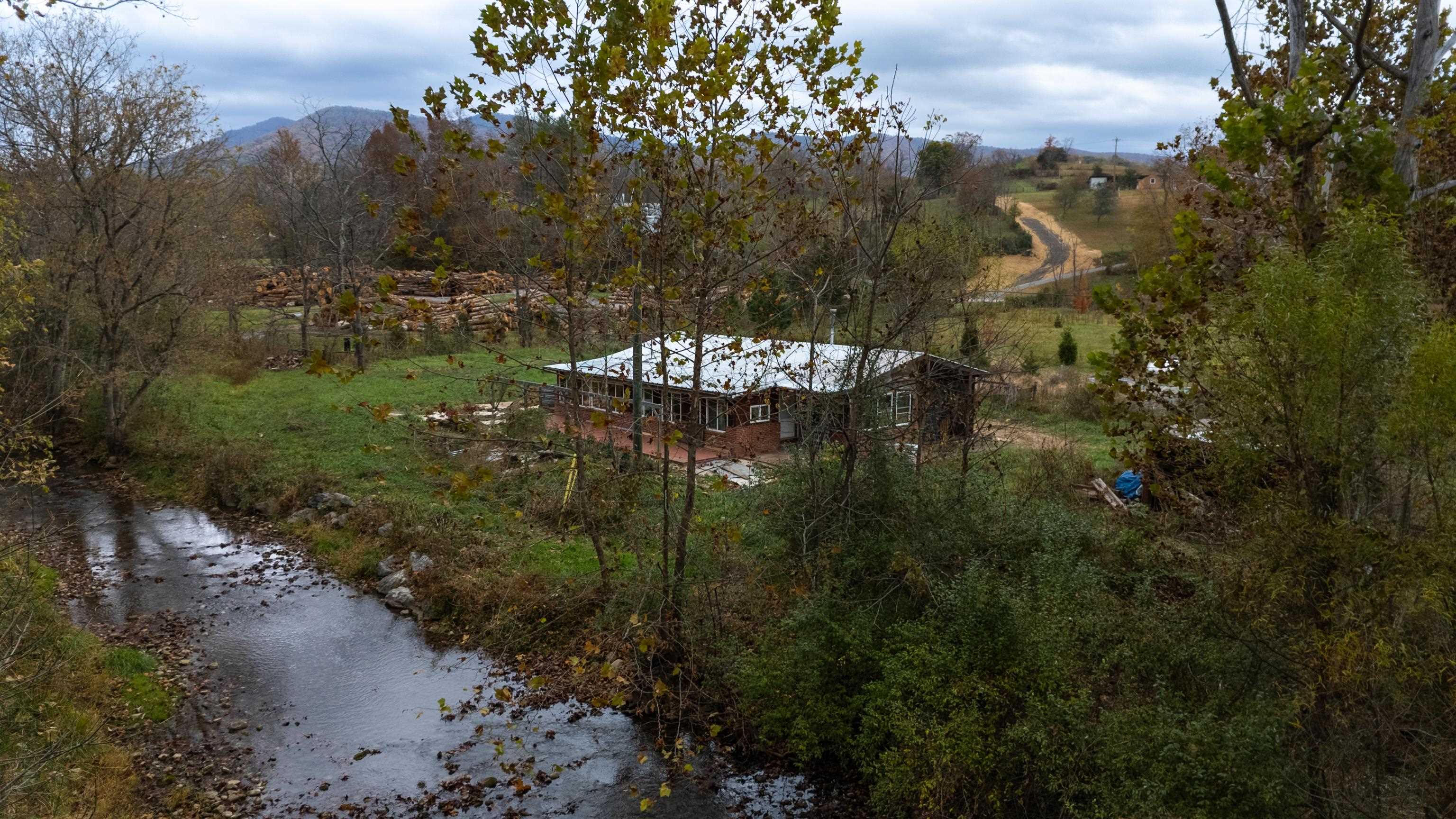 3441 W MIDLAND TRL, LEXINGTON, Virginia 24450, 2 Bedrooms Bedrooms, ,1 BathroomBathrooms,Residential,3441 W MIDLAND TRL,670751 MLS # 670751