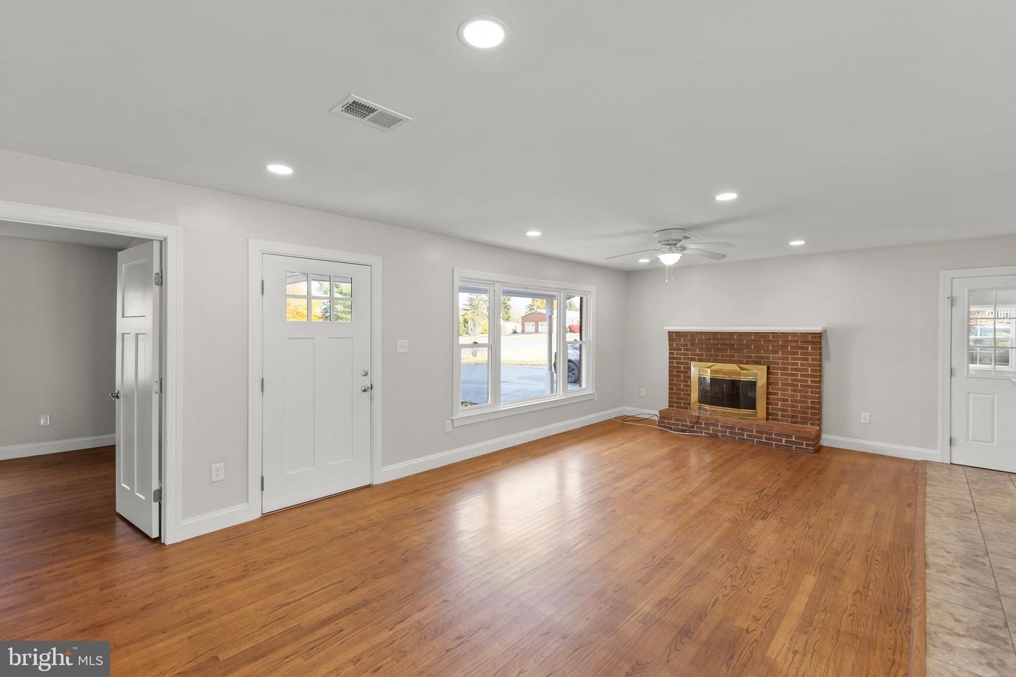 204 LAUREL HILL DR, STEPHENS CITY, Virginia 22655, 3 Bedrooms Bedrooms, ,3 BathroomsBathrooms,Residential,For sale,204 LAUREL HILL DR,VAFV2036302 MLS # VAFV2036302 204 LAUREL HILL DR, STEPHENS CITY, Virginia 22655, 3 Bedrooms Bedrooms, ,3 BathroomsBathrooms,Residential,For sale,204 LAUREL HILL DR,VAFV2036302 MLS # VAFV2036302