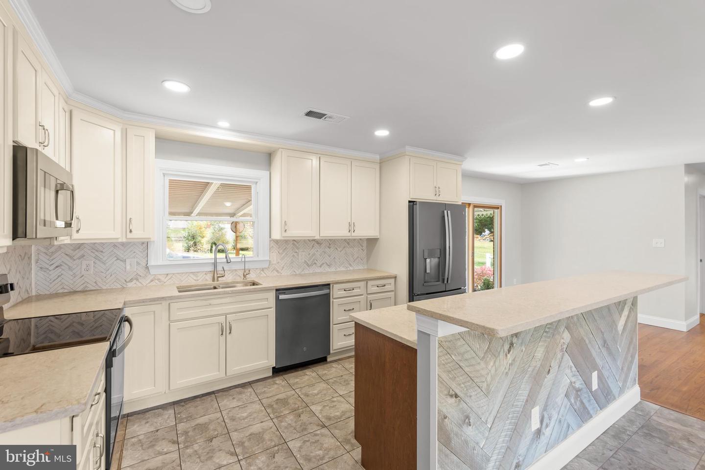 204 LAUREL HILL DR, STEPHENS CITY, Virginia 22655, 3 Bedrooms Bedrooms, ,3 BathroomsBathrooms,Residential,For sale,204 LAUREL HILL DR,VAFV2036302 MLS # VAFV2036302 204 LAUREL HILL DR, STEPHENS CITY, Virginia 22655, 3 Bedrooms Bedrooms, ,3 BathroomsBathrooms,Residential,For sale,204 LAUREL HILL DR,VAFV2036302 MLS # VAFV2036302