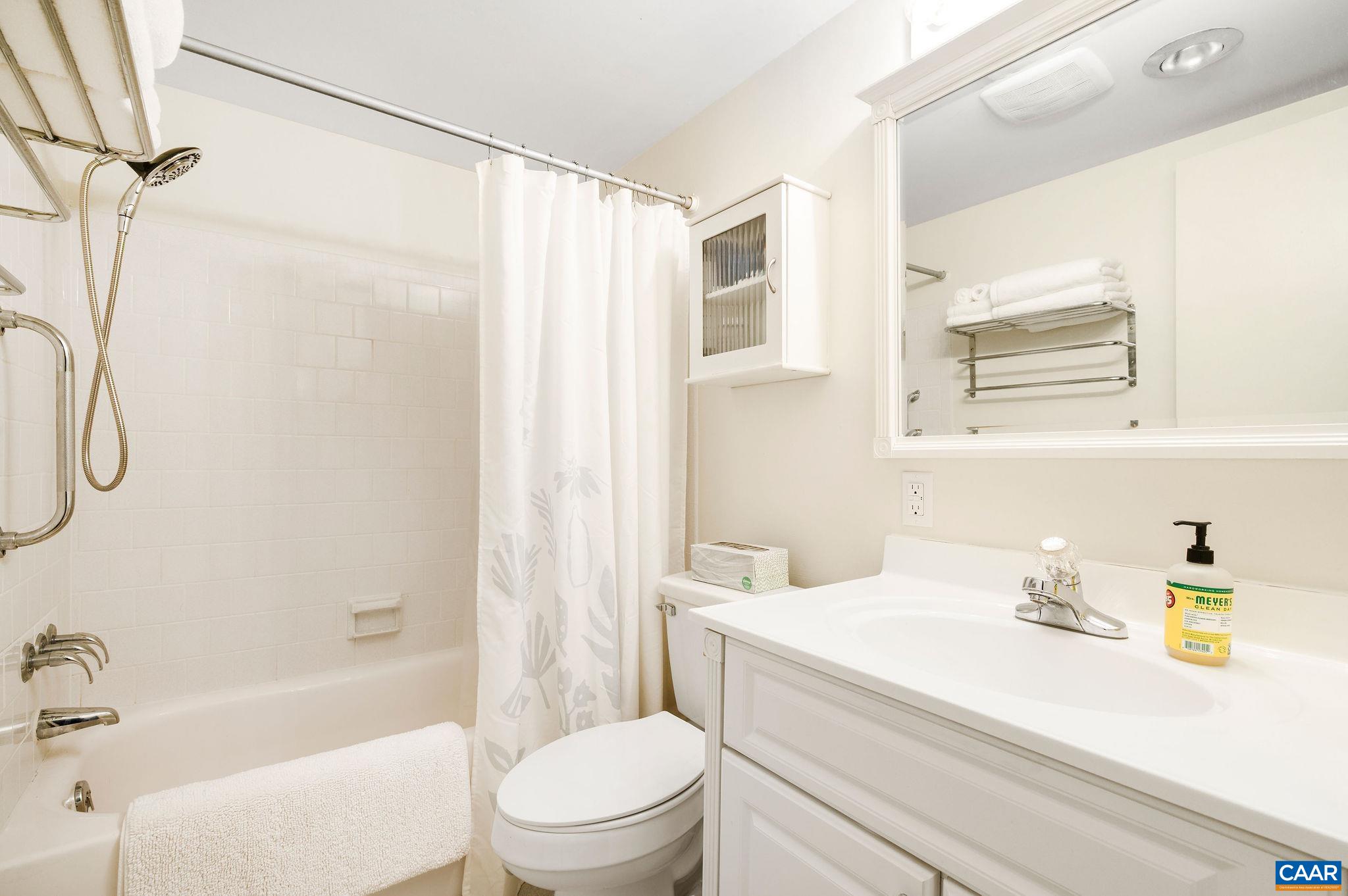 511 N 1ST ST, CHARLOTTESVILLE, Virginia 22902, 1 Bedroom Bedrooms, ,1 BathroomBathrooms,Residential,511 N 1ST ST,670754 MLS # 670754 511 N 1ST ST, CHARLOTTESVILLE, Virginia 22902, 1 Bedroom Bedrooms, ,1 BathroomBathrooms,Residential,511 N 1ST ST,670754 MLS # 670754