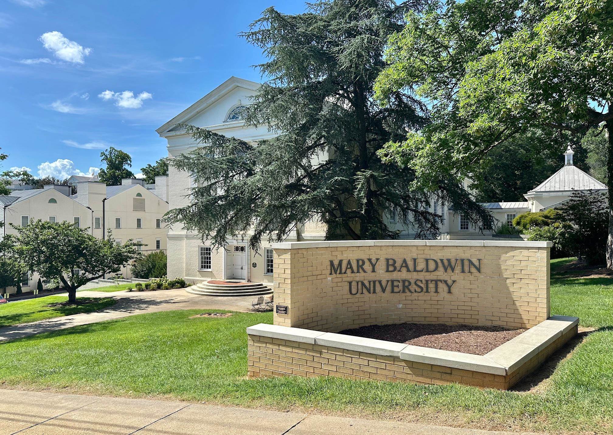 623 BULL RUN, STAUNTON, Virginia 24401, 3 Bedrooms Bedrooms, ,2 BathroomsBathrooms,Residential,623 BULL RUN,670759 MLS # 670759 623 BULL RUN, STAUNTON, Virginia 24401, 3 Bedrooms Bedrooms, ,2 BathroomsBathrooms,Residential,623 BULL RUN,670759 MLS # 670759