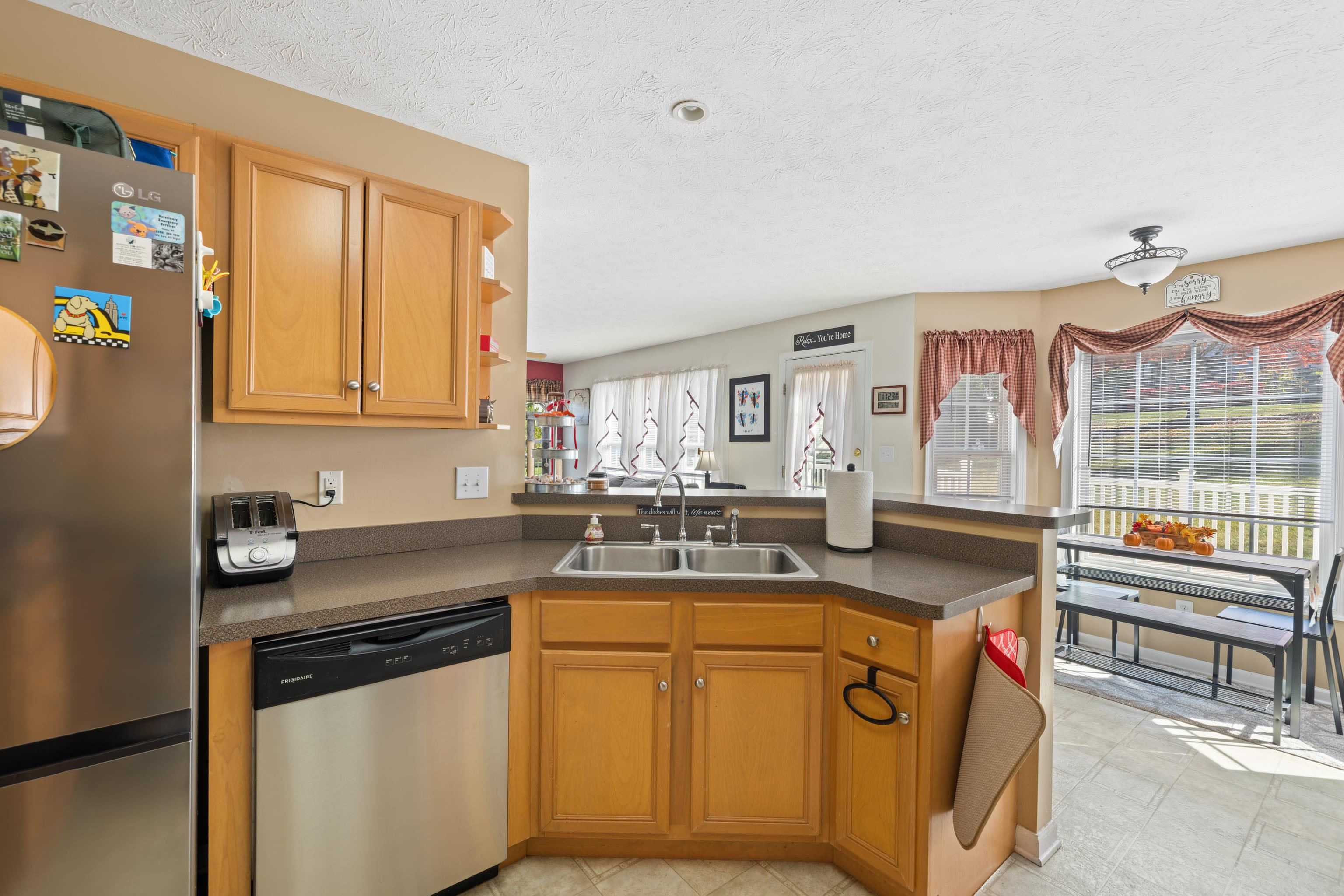 22 BEATRICE CT, FISHERSVILLE, Virginia 22939, 5 Bedrooms Bedrooms, ,3 BathroomsBathrooms,Residential,22 BEATRICE CT,670760 MLS # 670760 22 BEATRICE CT, FISHERSVILLE, Virginia 22939, 5 Bedrooms Bedrooms, ,3 BathroomsBathrooms,Residential,22 BEATRICE CT,670760 MLS # 670760