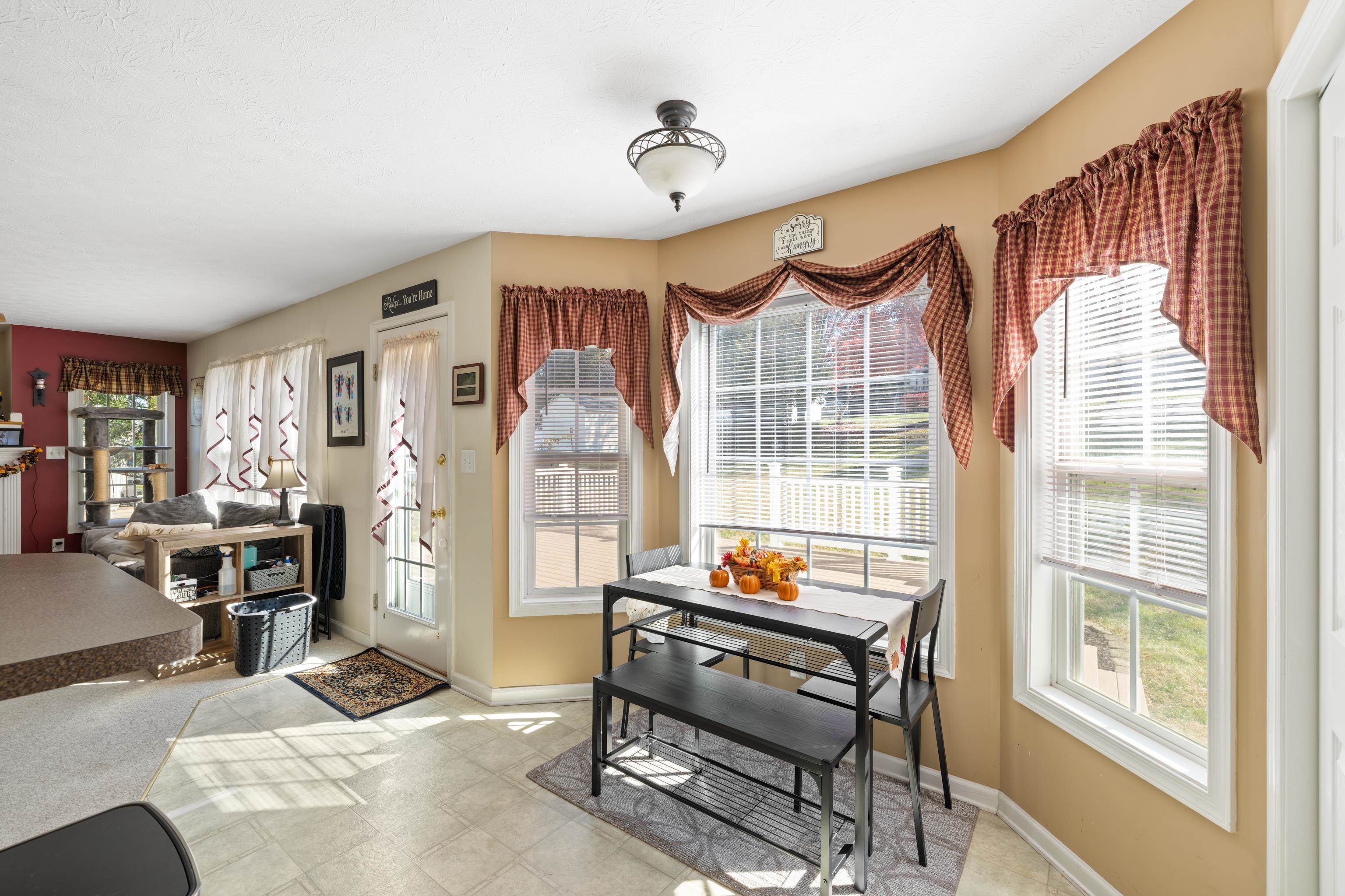 22 BEATRICE CT, FISHERSVILLE, Virginia 22939, 5 Bedrooms Bedrooms, ,3 BathroomsBathrooms,Residential,22 BEATRICE CT,670760 MLS # 670760 22 BEATRICE CT, FISHERSVILLE, Virginia 22939, 5 Bedrooms Bedrooms, ,3 BathroomsBathrooms,Residential,22 BEATRICE CT,670760 MLS # 670760