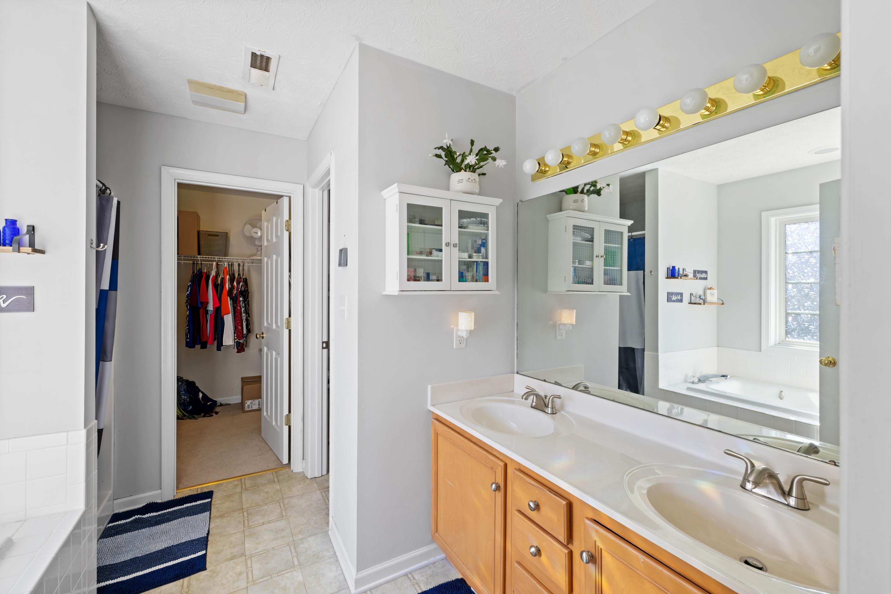 22 BEATRICE CT, FISHERSVILLE, Virginia 22939, 5 Bedrooms Bedrooms, ,3 BathroomsBathrooms,Residential,22 BEATRICE CT,670760 MLS # 670760 22 BEATRICE CT, FISHERSVILLE, Virginia 22939, 5 Bedrooms Bedrooms, ,3 BathroomsBathrooms,Residential,22 BEATRICE CT,670760 MLS # 670760