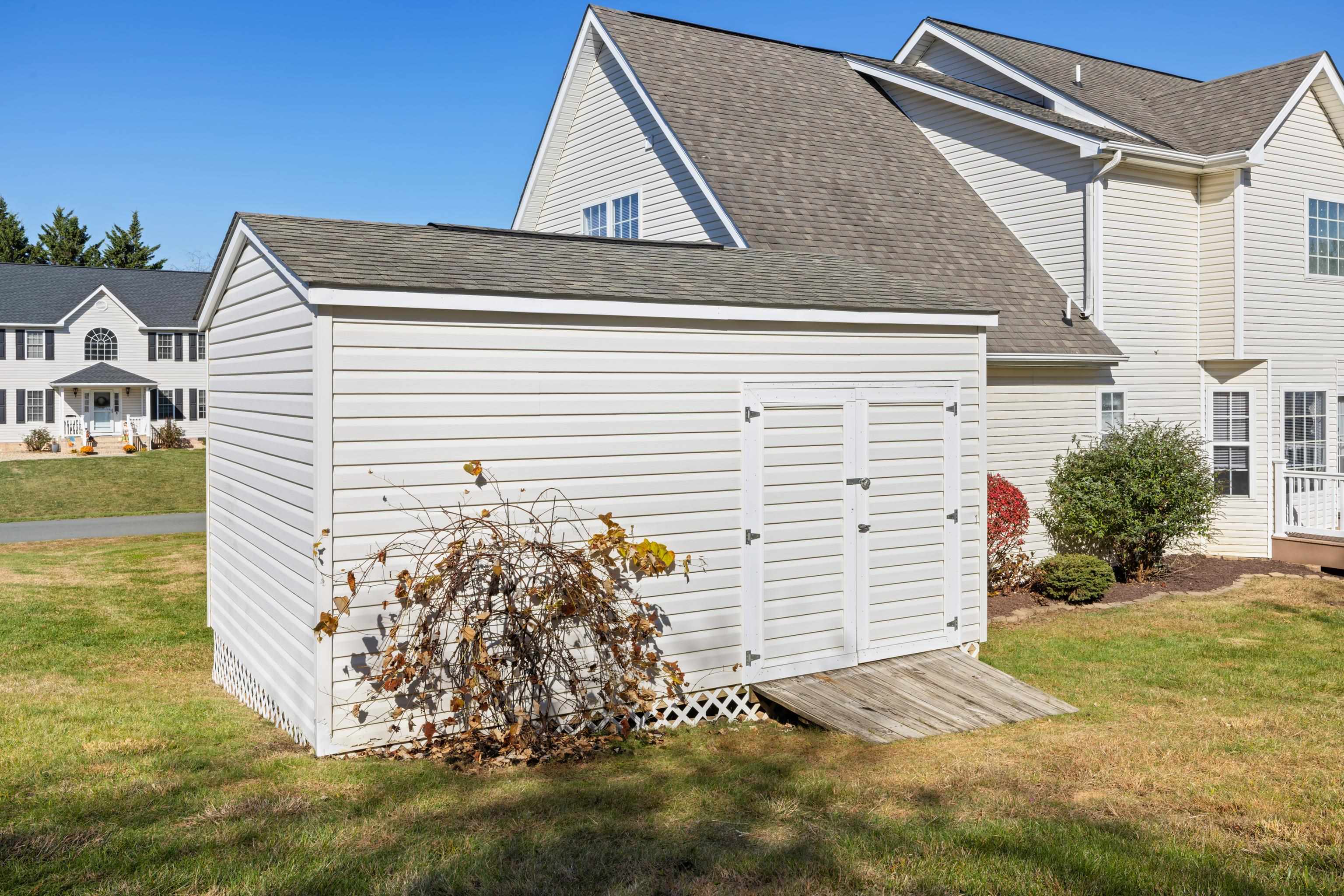 22 BEATRICE CT, FISHERSVILLE, Virginia 22939, 5 Bedrooms Bedrooms, ,3 BathroomsBathrooms,Residential,22 BEATRICE CT,670760 MLS # 670760 22 BEATRICE CT, FISHERSVILLE, Virginia 22939, 5 Bedrooms Bedrooms, ,3 BathroomsBathrooms,Residential,22 BEATRICE CT,670760 MLS # 670760