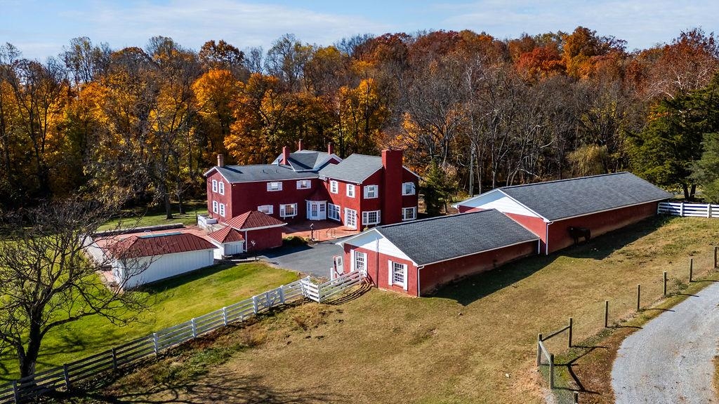 1004 E BEVERLEY ST, STAUNTON, Virginia 24401, 6 Bedrooms Bedrooms, ,5 BathroomsBathrooms,Residential,1004 E BEVERLEY ST,670775 MLS # 670775 1004 E BEVERLEY ST, STAUNTON, Virginia 24401, 6 Bedrooms Bedrooms, ,5 BathroomsBathrooms,Residential,1004 E BEVERLEY ST,670775 MLS # 670775