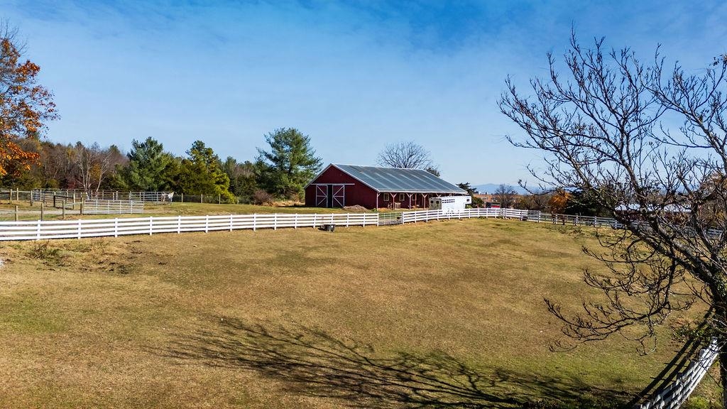 1004 E BEVERLEY ST, STAUNTON, Virginia 24401, 6 Bedrooms Bedrooms, ,5 BathroomsBathrooms,Residential,1004 E BEVERLEY ST,670775 MLS # 670775 1004 E BEVERLEY ST, STAUNTON, Virginia 24401, 6 Bedrooms Bedrooms, ,5 BathroomsBathrooms,Residential,1004 E BEVERLEY ST,670775 MLS # 670775