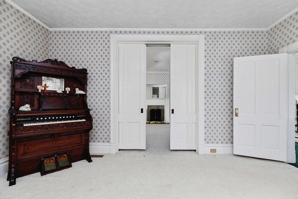 1004 E BEVERLEY ST, STAUNTON, Virginia 24401, 6 Bedrooms Bedrooms, ,5 BathroomsBathrooms,Residential,1004 E BEVERLEY ST,670775 MLS # 670775 1004 E BEVERLEY ST, STAUNTON, Virginia 24401, 6 Bedrooms Bedrooms, ,5 BathroomsBathrooms,Residential,1004 E BEVERLEY ST,670775 MLS # 670775