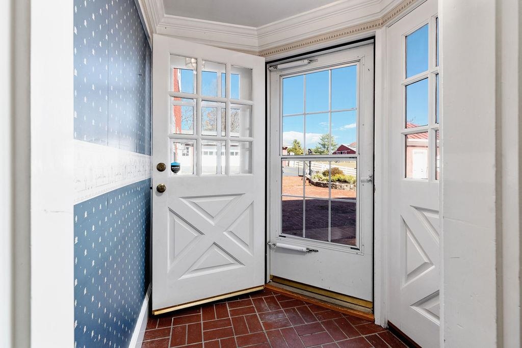 1004 E BEVERLEY ST, STAUNTON, Virginia 24401, 6 Bedrooms Bedrooms, ,5 BathroomsBathrooms,Residential,1004 E BEVERLEY ST,670775 MLS # 670775 1004 E BEVERLEY ST, STAUNTON, Virginia 24401, 6 Bedrooms Bedrooms, ,5 BathroomsBathrooms,Residential,1004 E BEVERLEY ST,670775 MLS # 670775