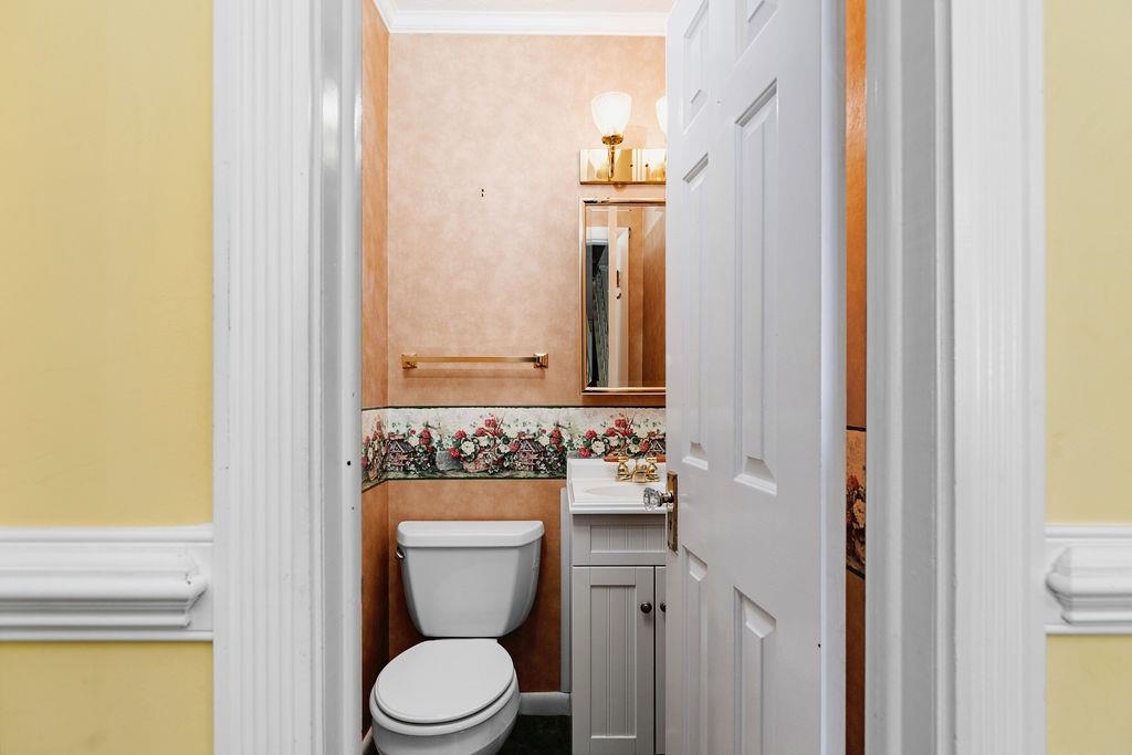 1004 E BEVERLEY ST, STAUNTON, Virginia 24401, 6 Bedrooms Bedrooms, ,5 BathroomsBathrooms,Residential,1004 E BEVERLEY ST,670775 MLS # 670775 1004 E BEVERLEY ST, STAUNTON, Virginia 24401, 6 Bedrooms Bedrooms, ,5 BathroomsBathrooms,Residential,1004 E BEVERLEY ST,670775 MLS # 670775