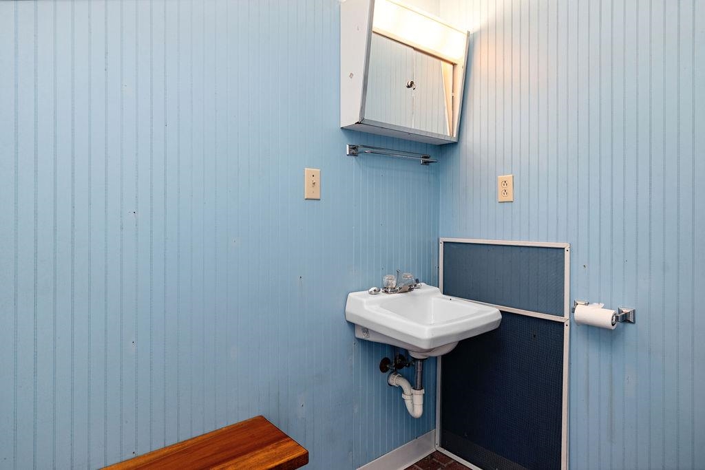 1004 E BEVERLEY ST, STAUNTON, Virginia 24401, 6 Bedrooms Bedrooms, ,5 BathroomsBathrooms,Residential,1004 E BEVERLEY ST,670775 MLS # 670775 1004 E BEVERLEY ST, STAUNTON, Virginia 24401, 6 Bedrooms Bedrooms, ,5 BathroomsBathrooms,Residential,1004 E BEVERLEY ST,670775 MLS # 670775